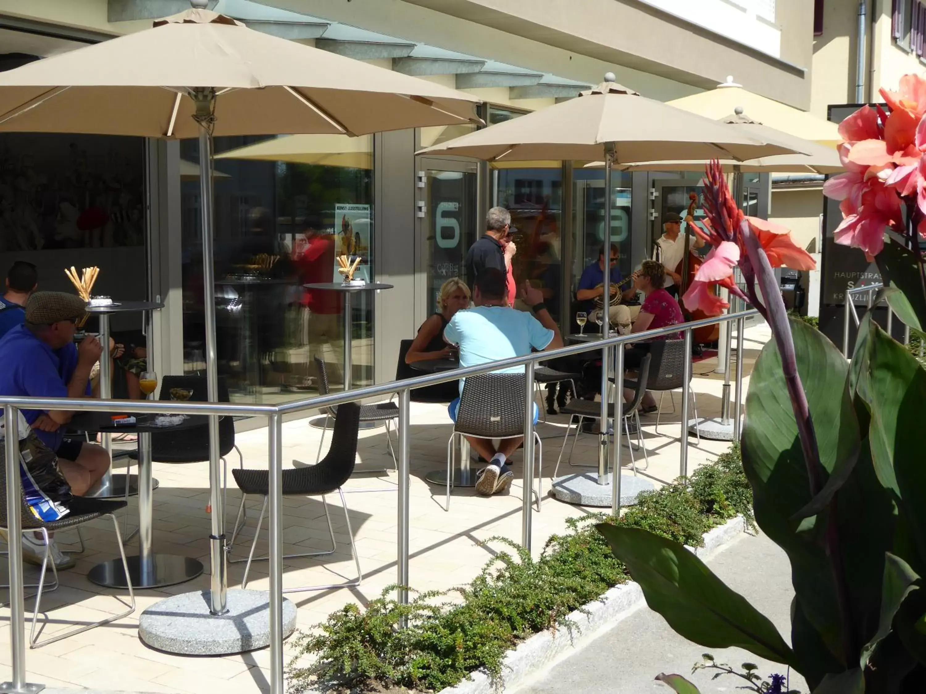 Facade/entrance, Patio/Outdoor Area in Hotel SiX