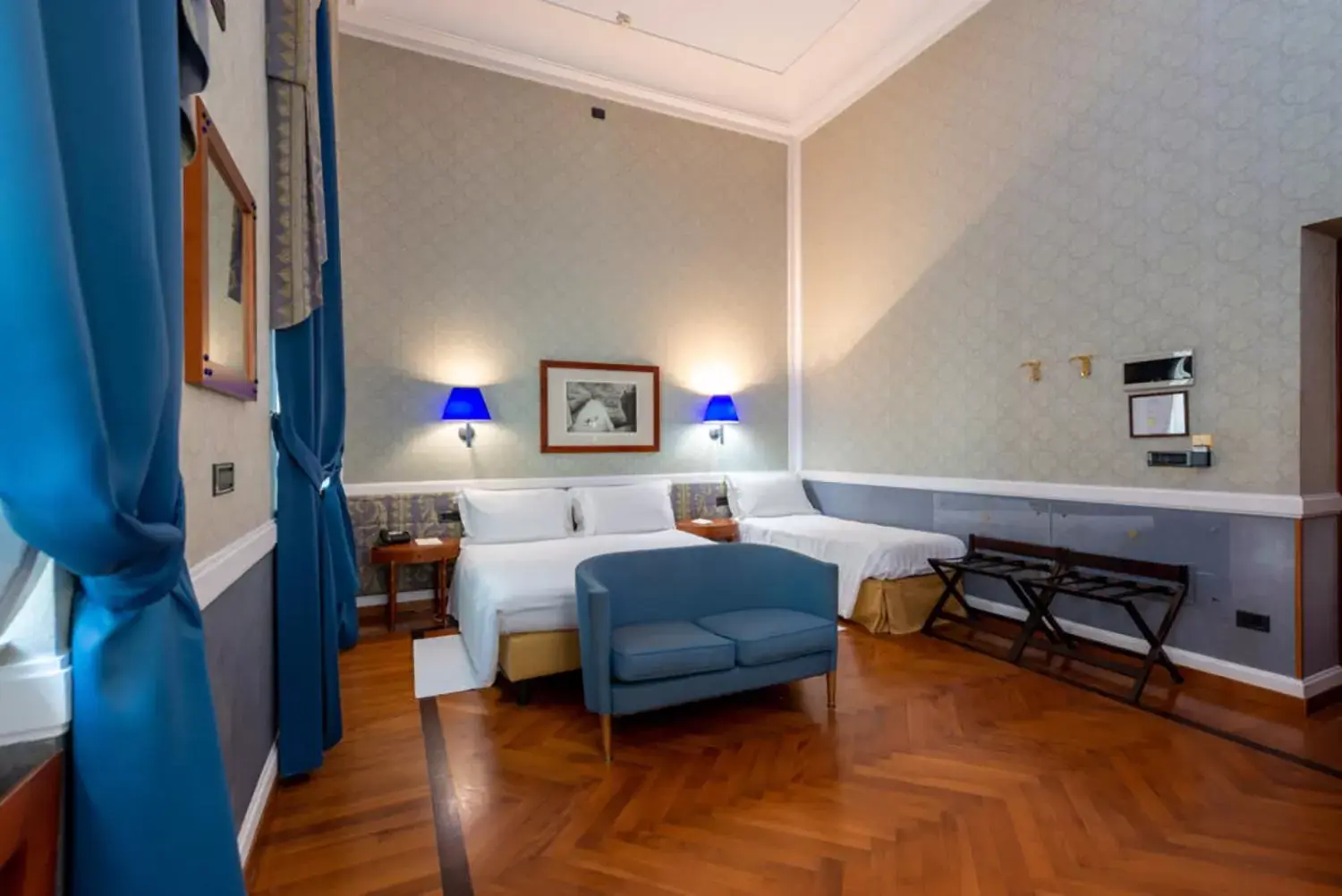 Deluxe Triple Room in Grand Hotel Ortigia