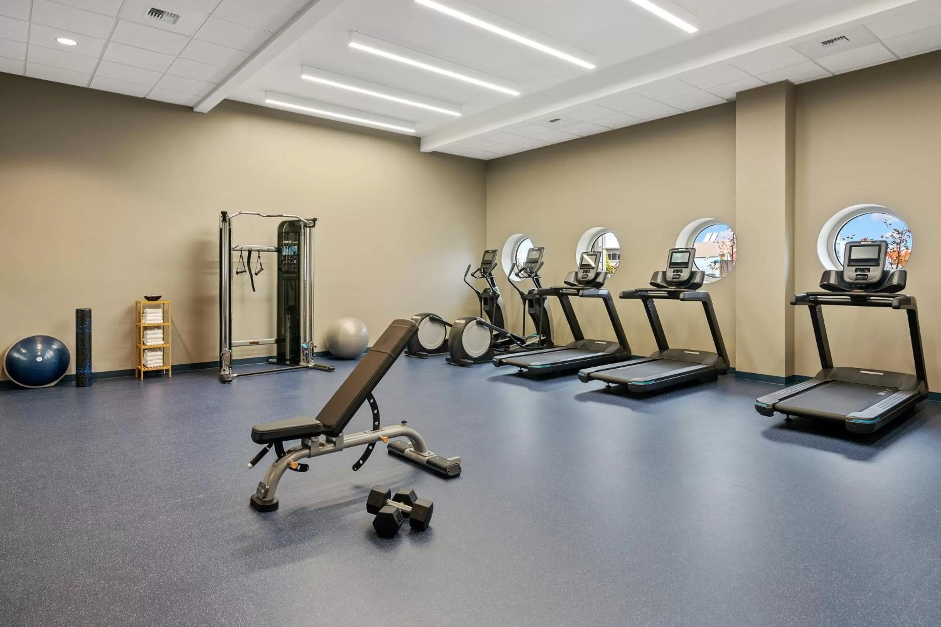 Fitness centre/facilities in Hotel Indigo Seattle Everett Waterfront Place by IHG
