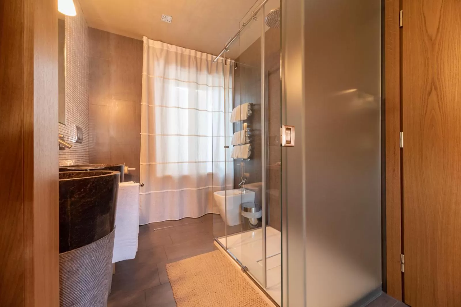 Shower in Hotel Suite Inn