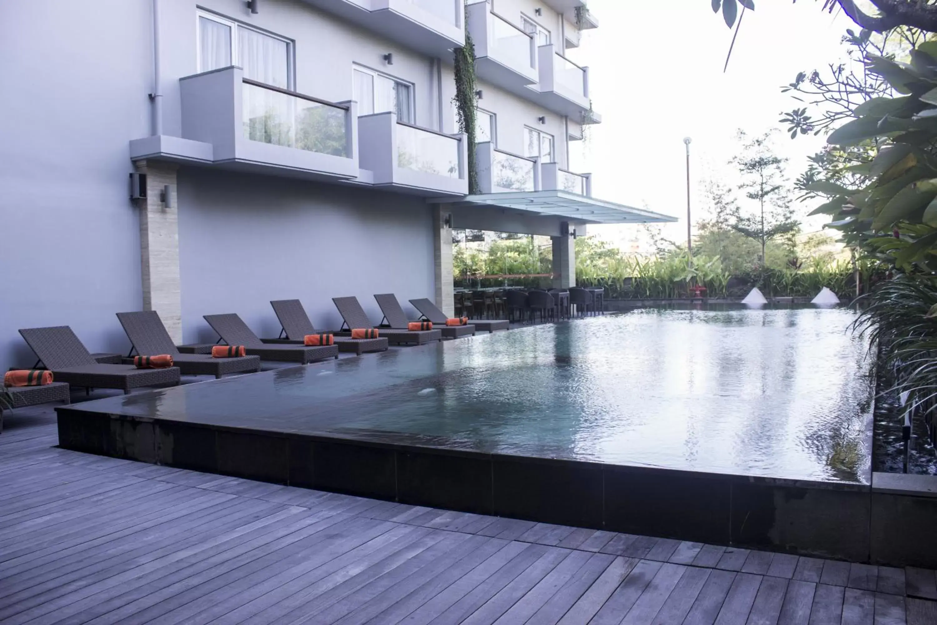 Swimming Pool in HARRIS Hotel Kuta Galleria - Bali