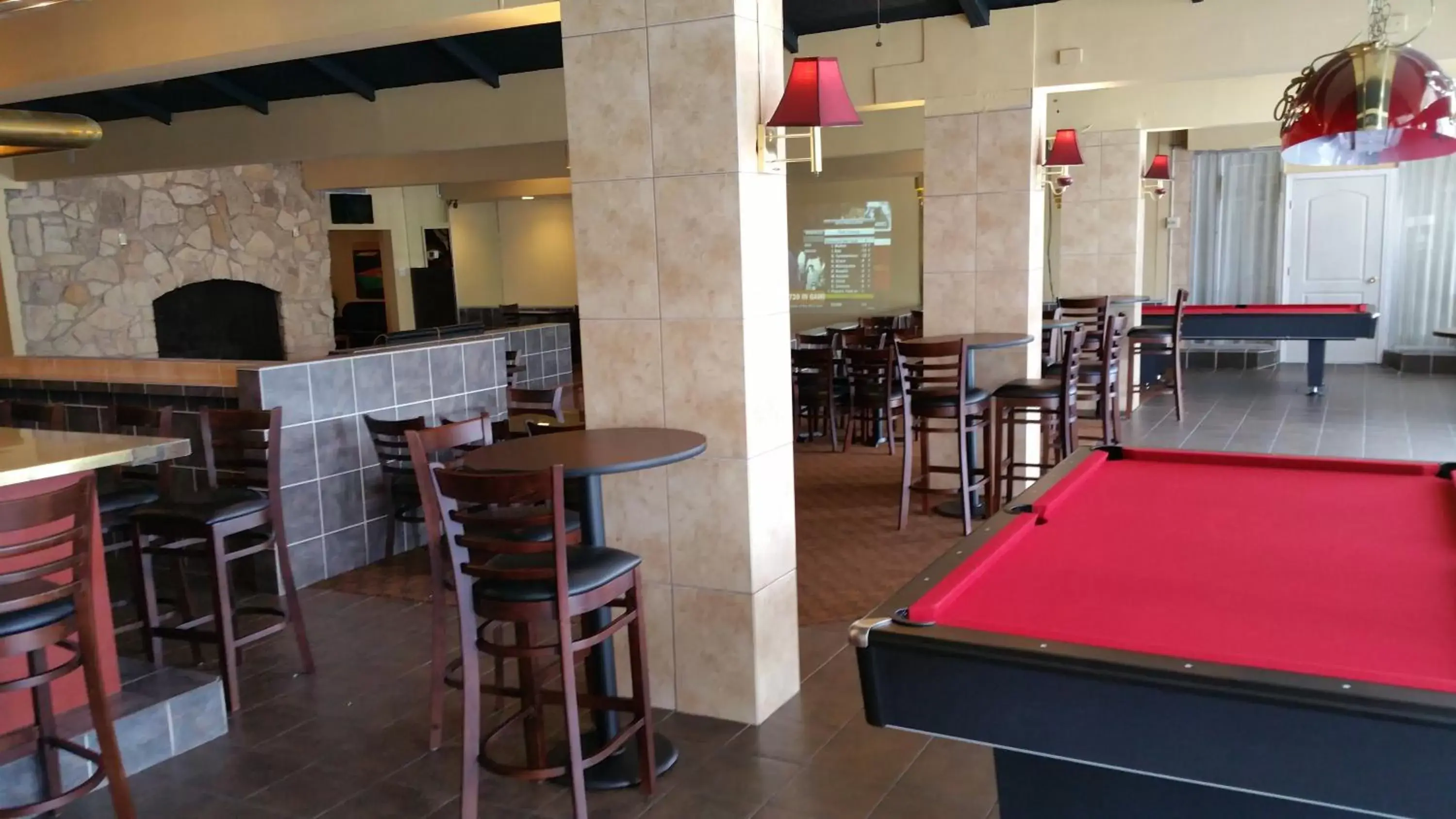 Lounge or bar, Billiards in Ramada by Wyndham Houston Intercontinental Airport East