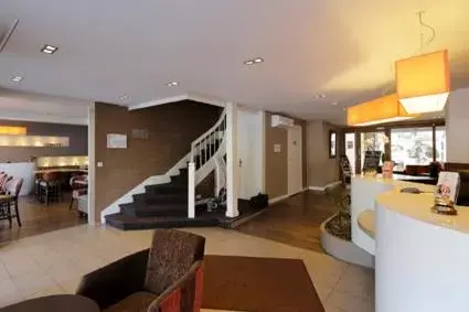 Lobby or reception, Lobby/Reception in Hotel de la Gare Troyes Centre