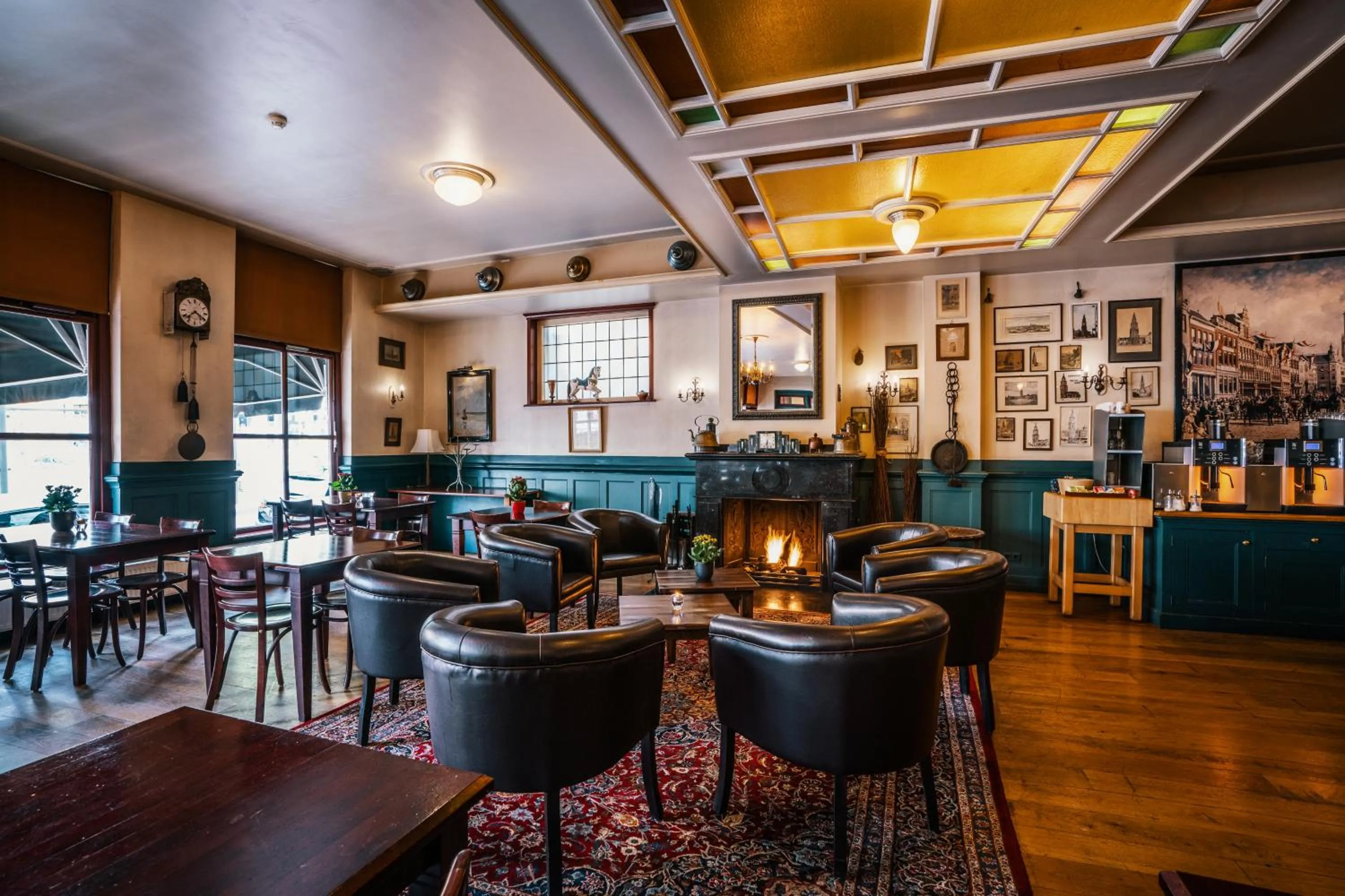 Lounge or bar in Martini Hotel