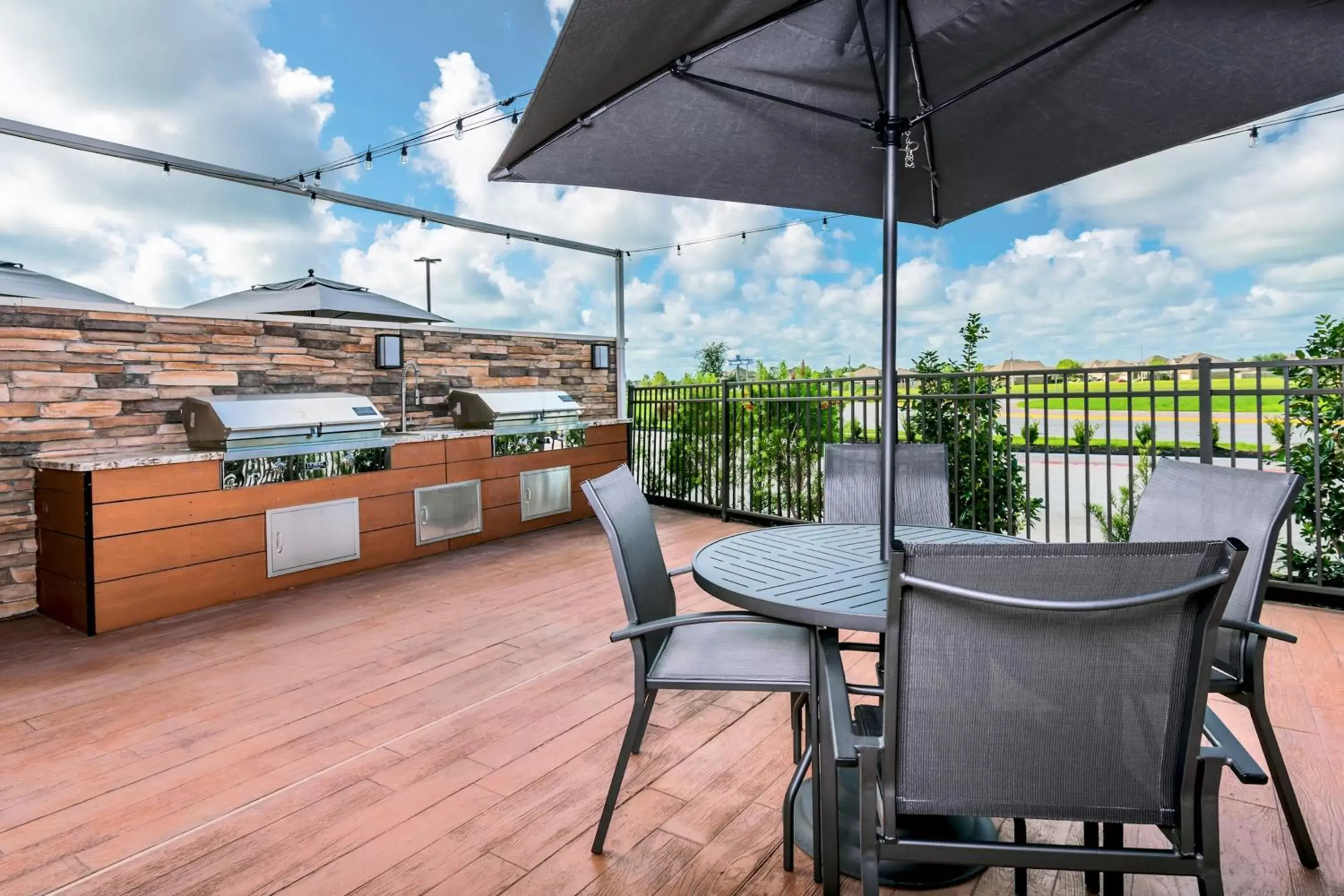 Patio in Fairfield Inn & Suites by Marriott Houston League City