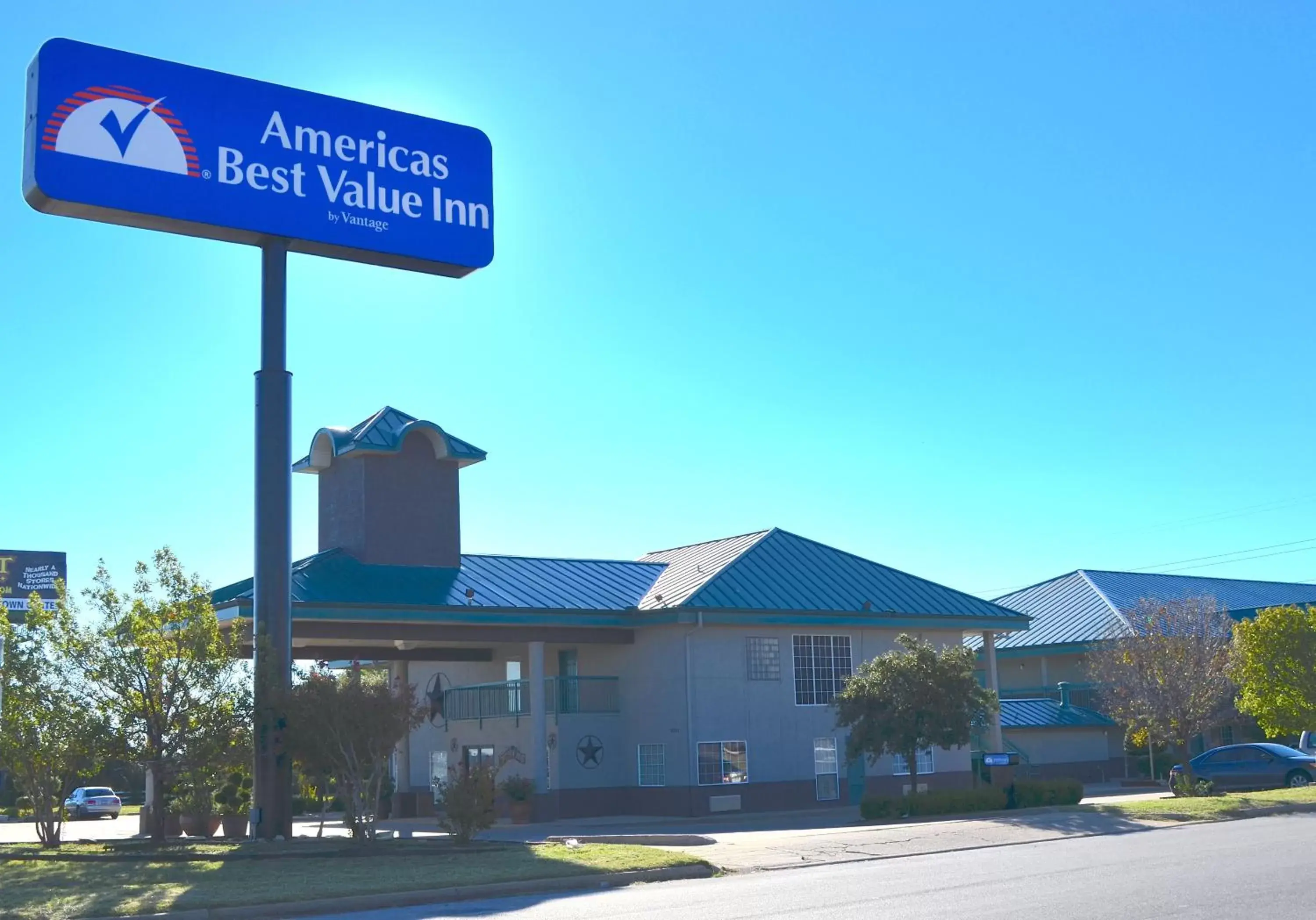 Facade/entrance, Property Building in Americas Best Value Inn - Fort Worth