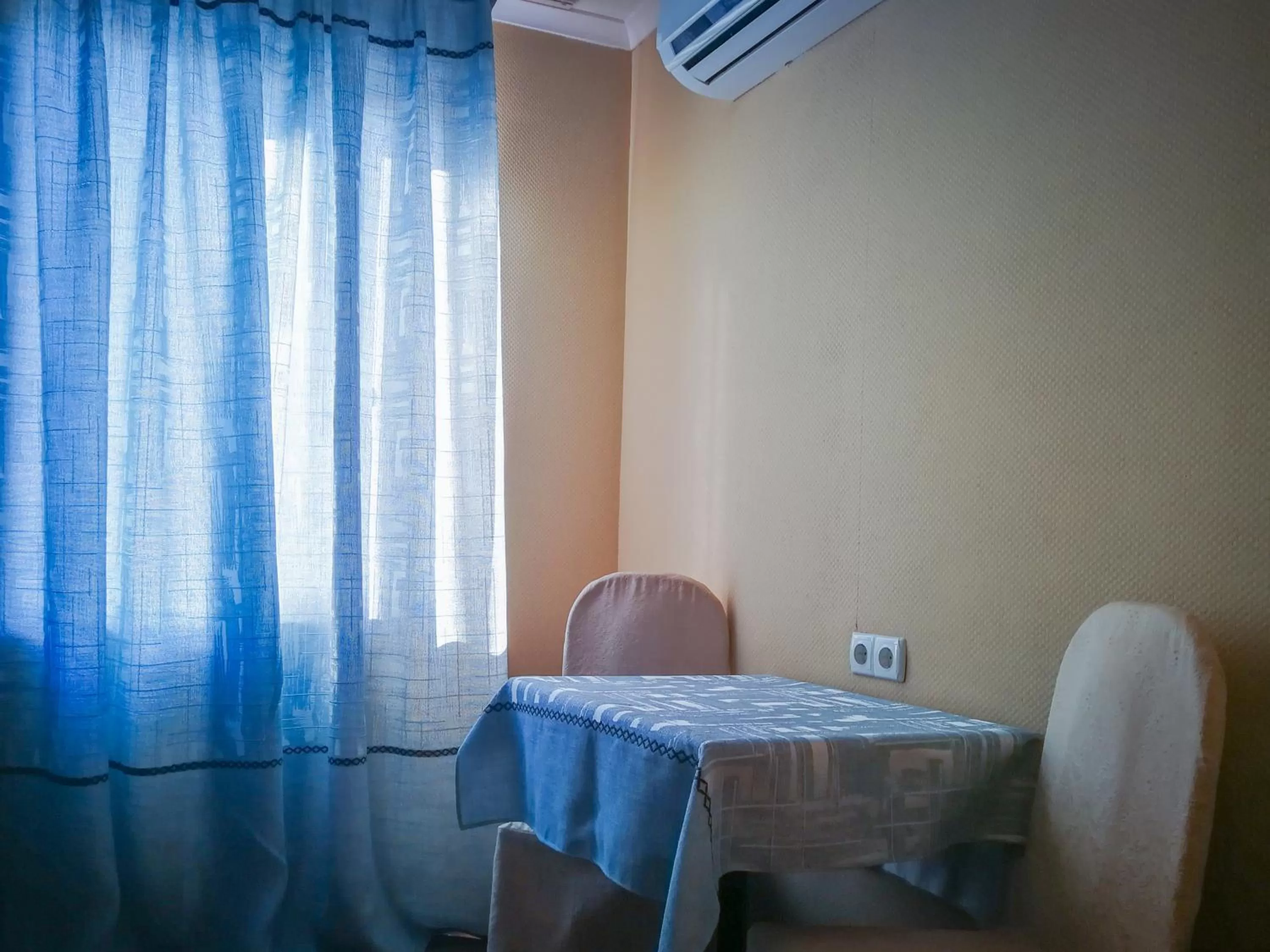 Dining area in Salut Hotel