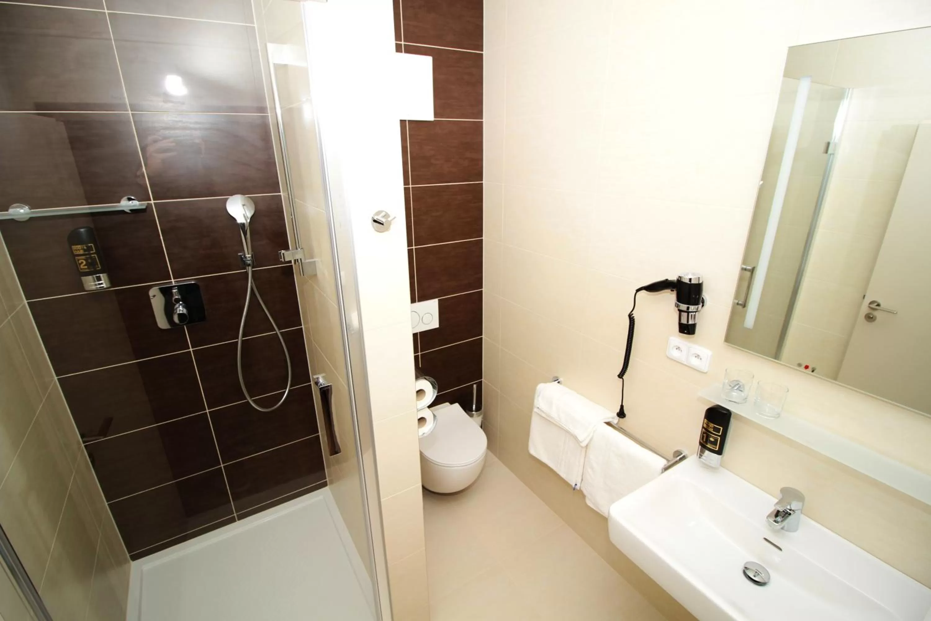 Bathroom in Jukebox Hotel