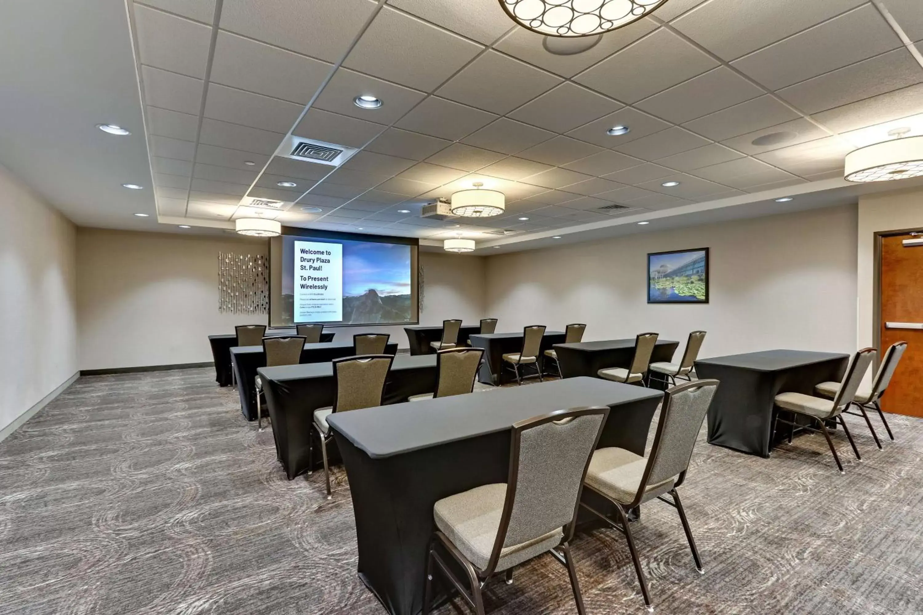 Meeting/conference room in Drury Plaza Hotel St. Paul Downtown