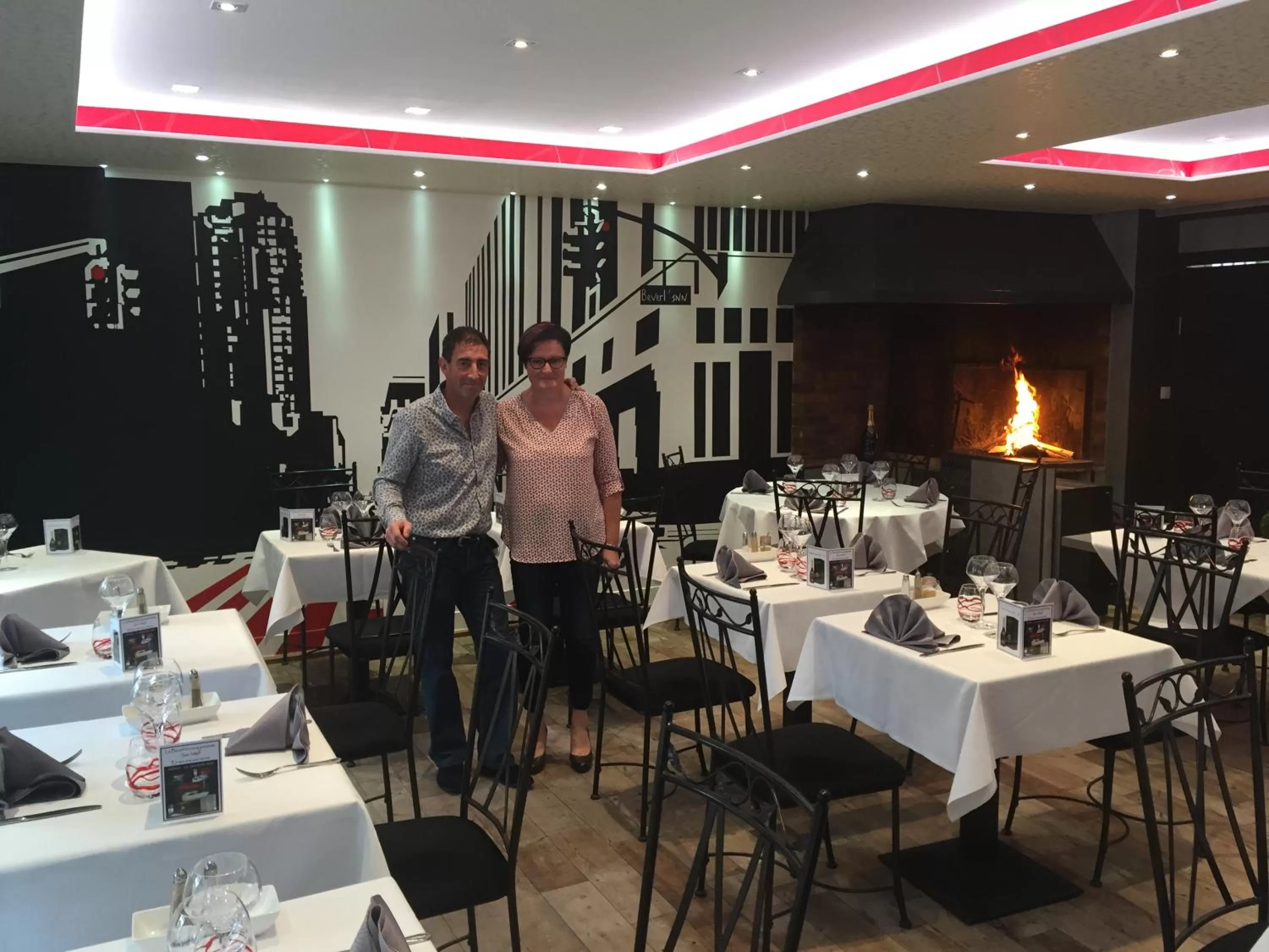 Restaurant/places to eat in Le Beverl'inn