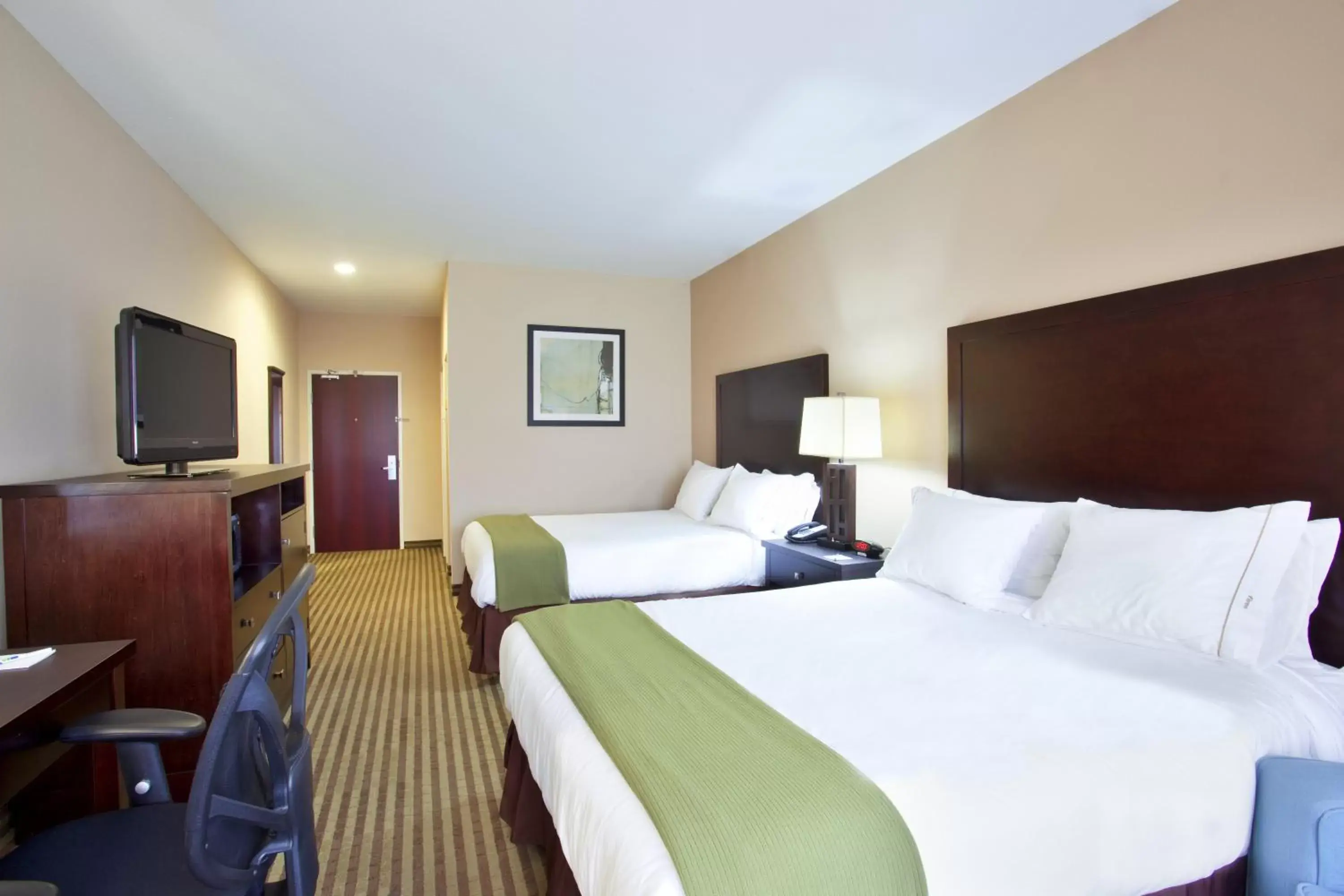 Photo of the whole room, Bed in Holiday Inn Express Le Roy, an IHG Hotel