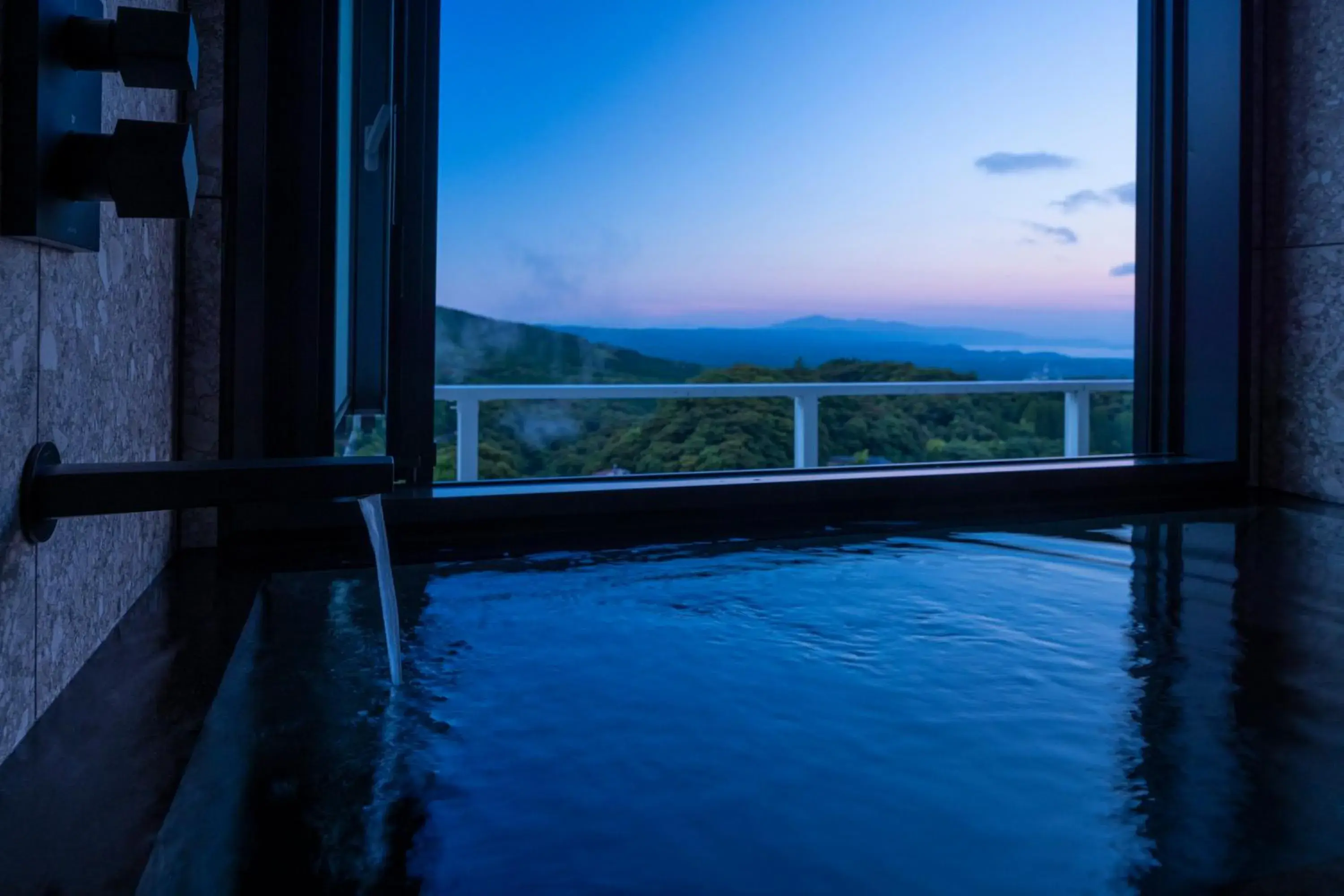 Open Air Bath, Swimming Pool in Kirishima Kokusai Hotel