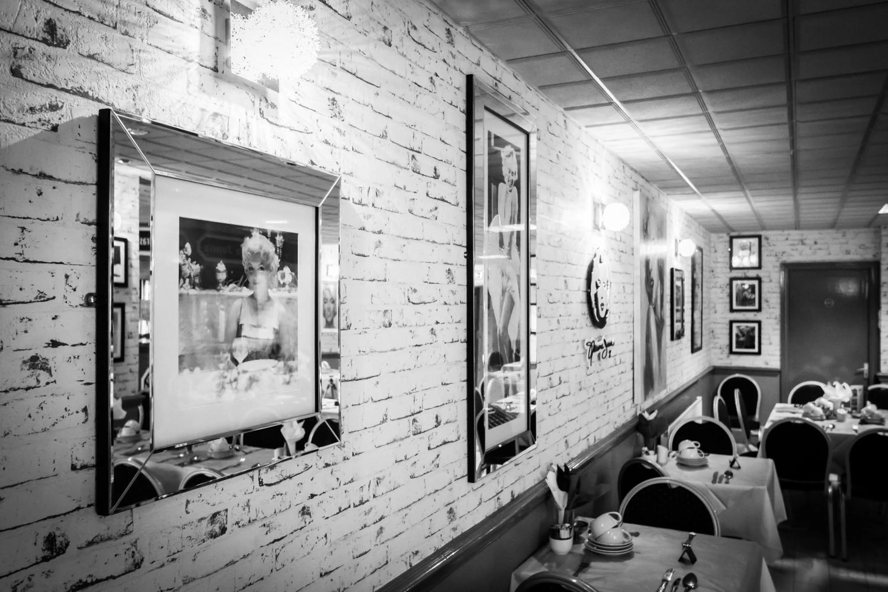 Restaurant/places to eat in The Sandringham Court Hotel & Apartment Welcoming Large and Small Groups for 15 years