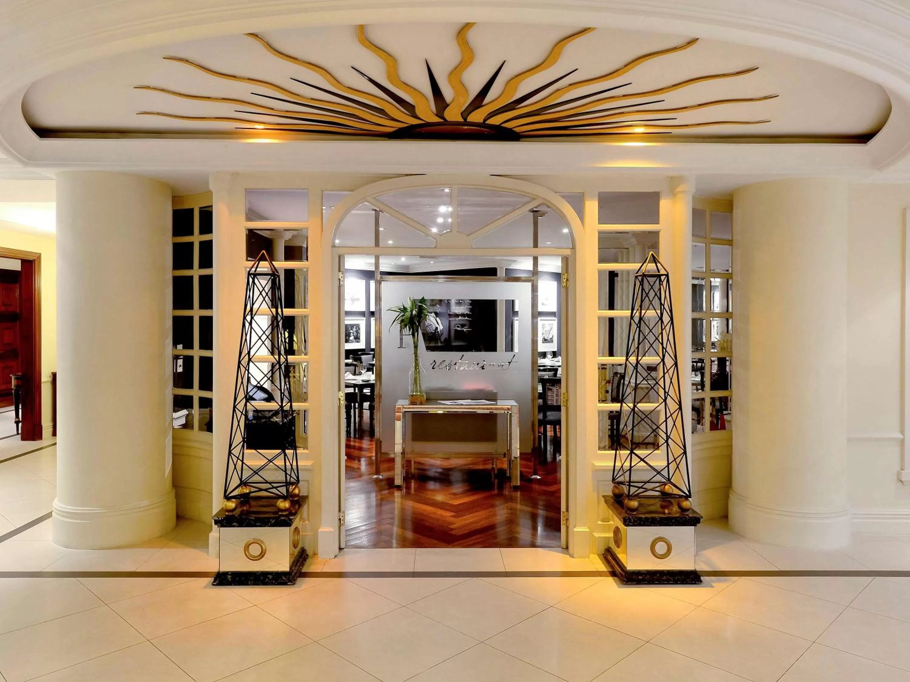 Restaurant/places to eat in Grand Mercure Sao Paulo Ibirapuera