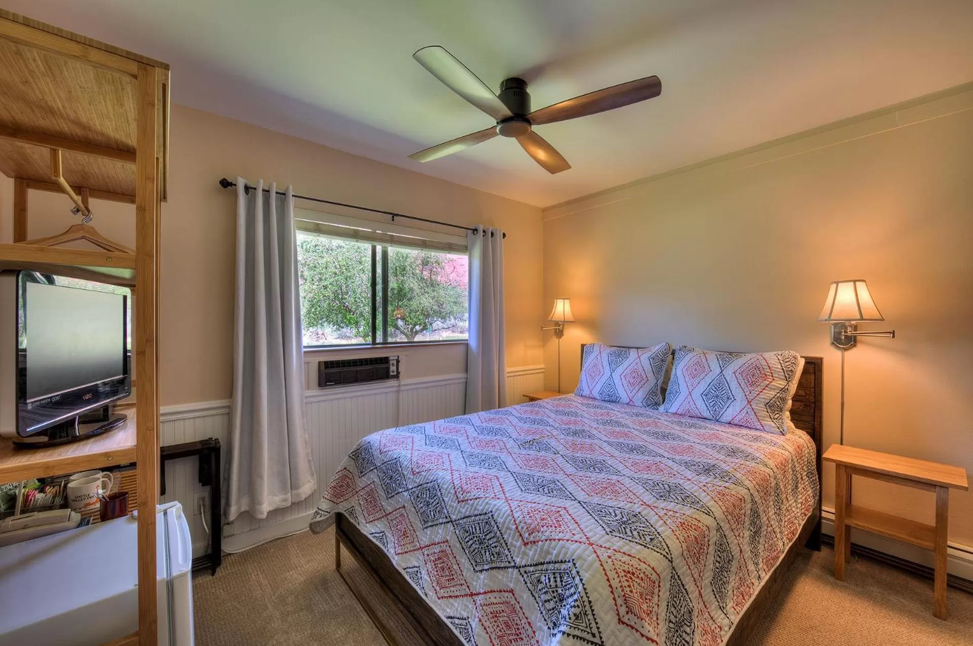 TV and multimedia, Bed in Castle Valley Inn