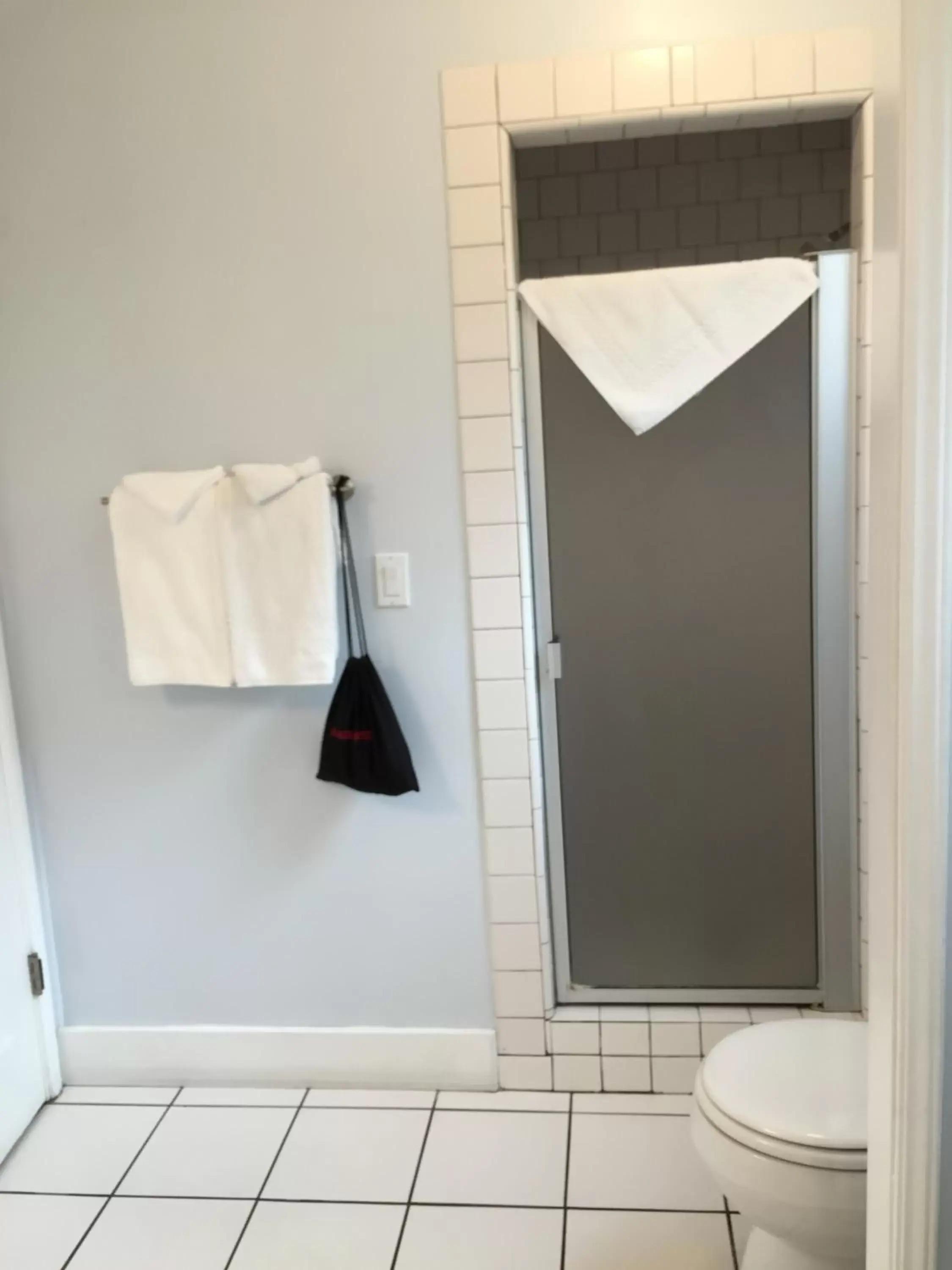 Bathroom in Beach Bungalow Inn and Suites