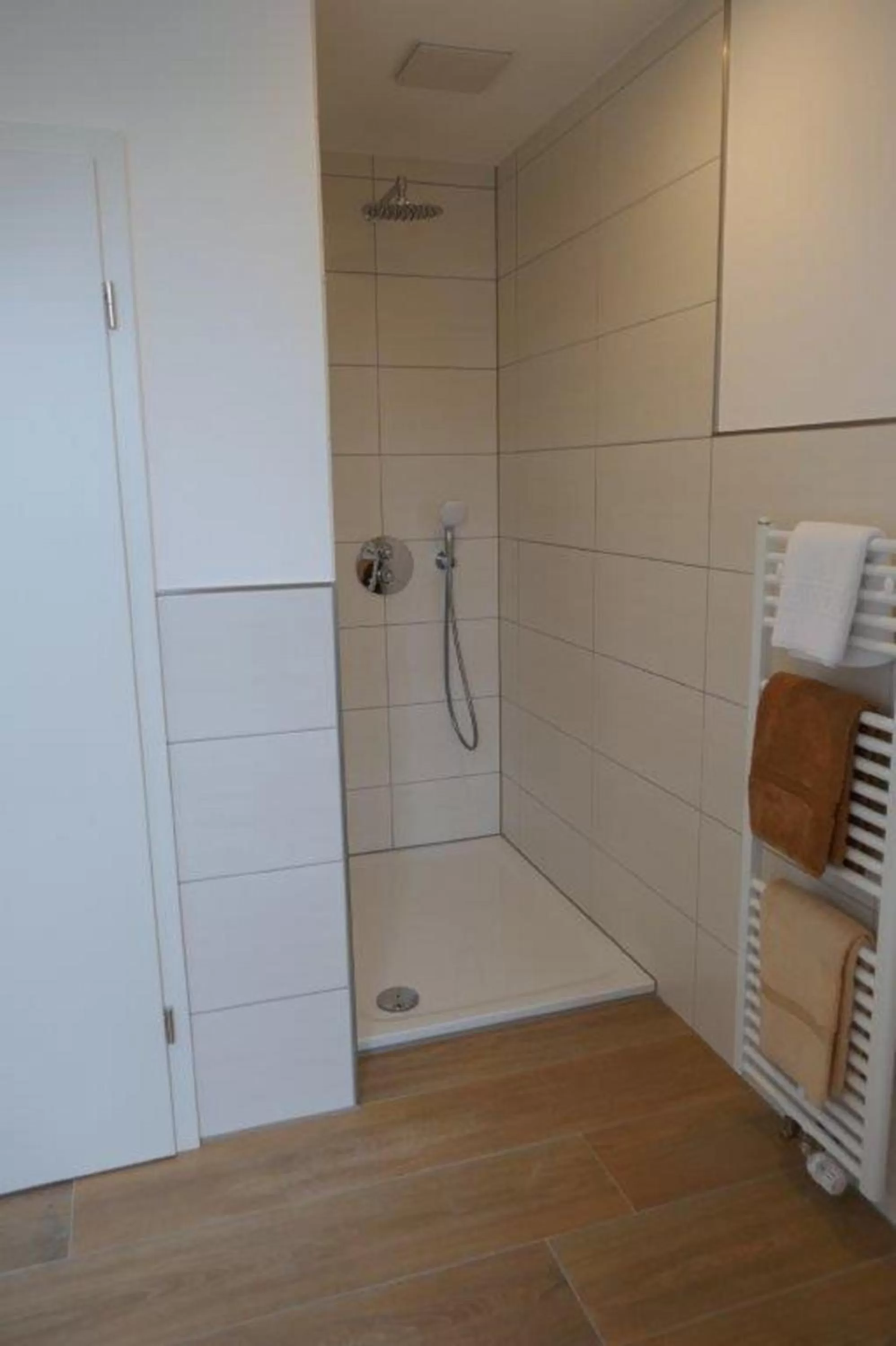 Shower in Hotel van Lendt garni