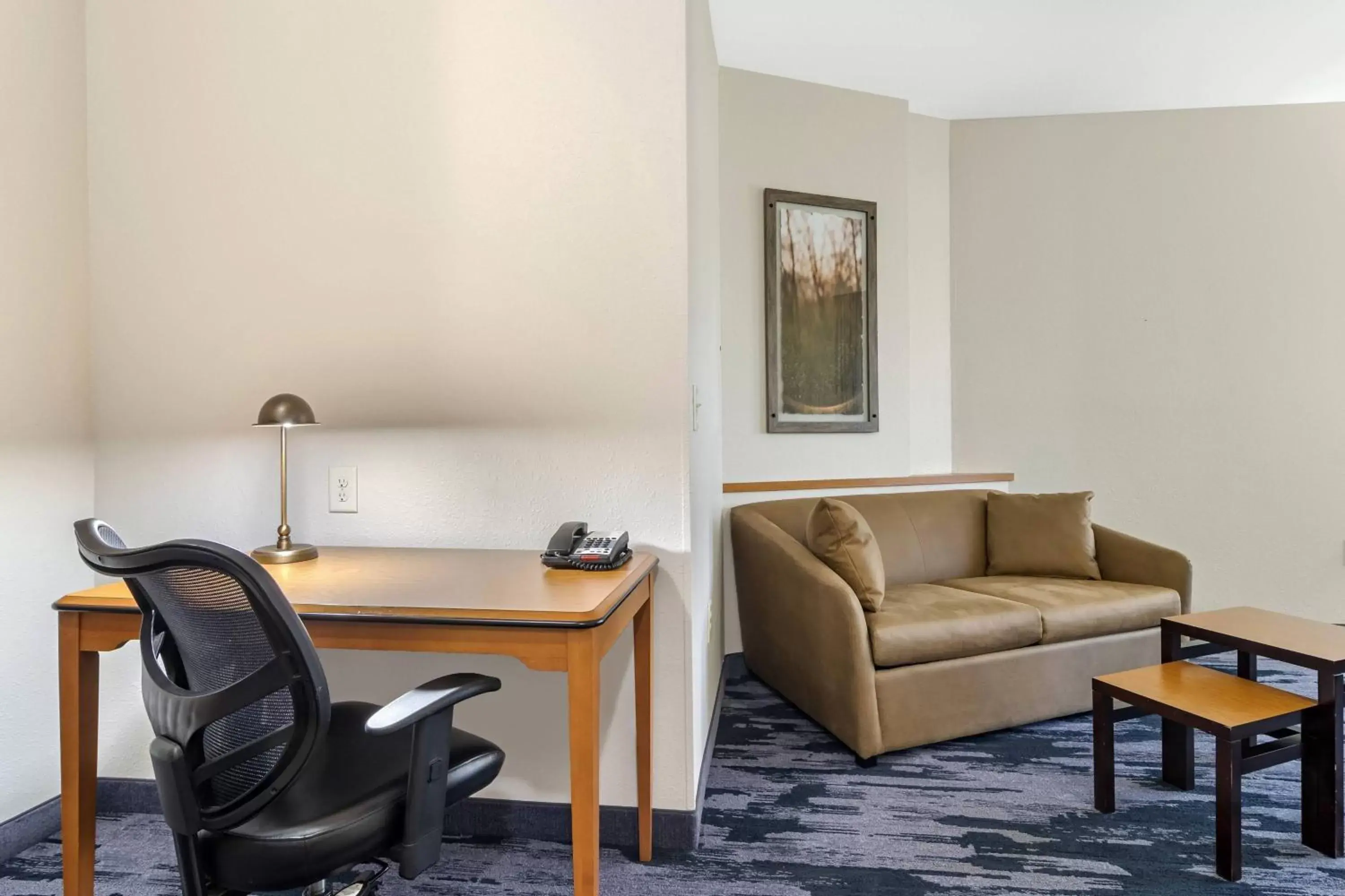 Bedroom in Fairfield Inn & Suites by Marriott Commerce