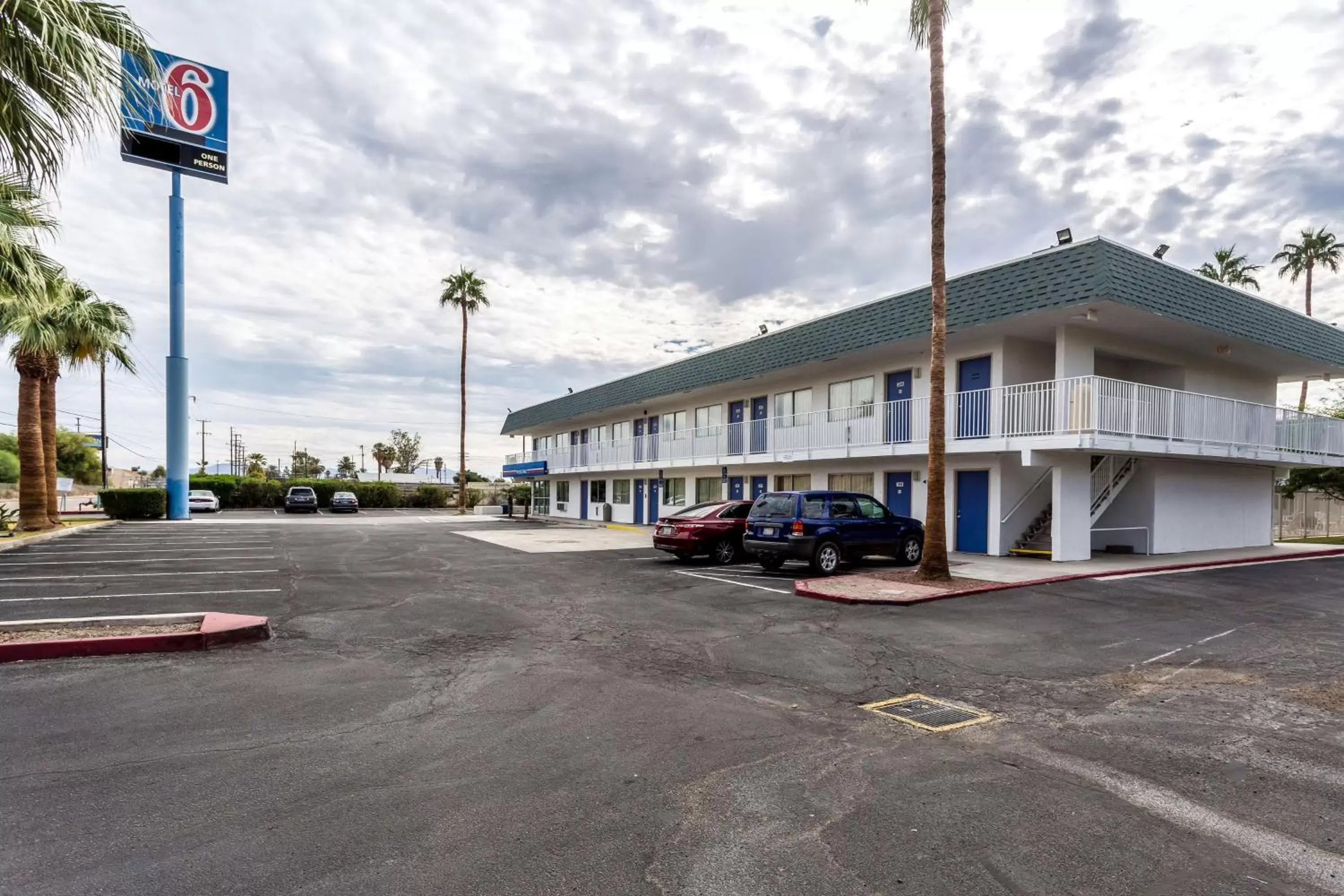 Property Building in Motel 6-Blythe, CA