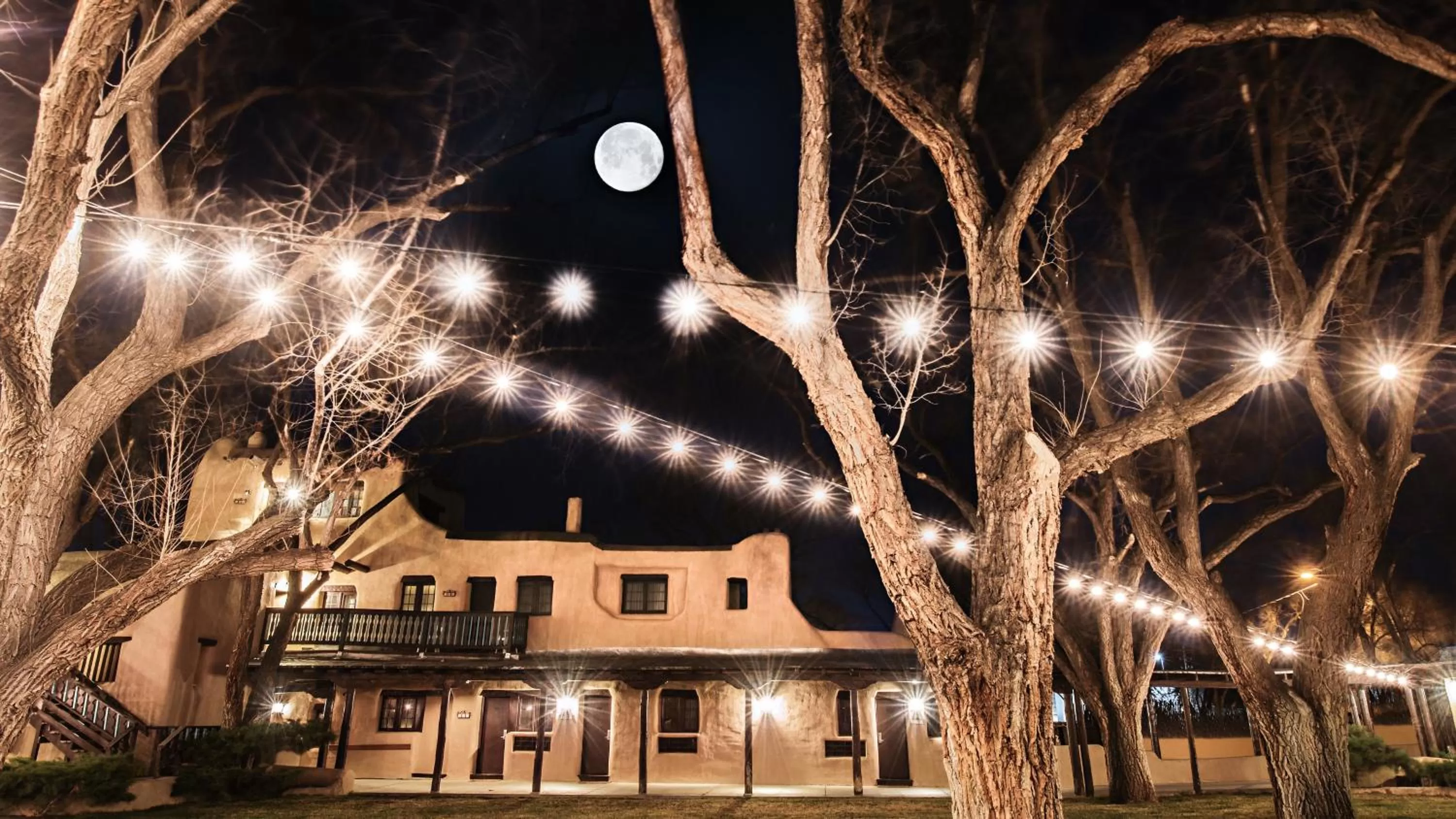 Property building in Sagebrush Inn & Suites