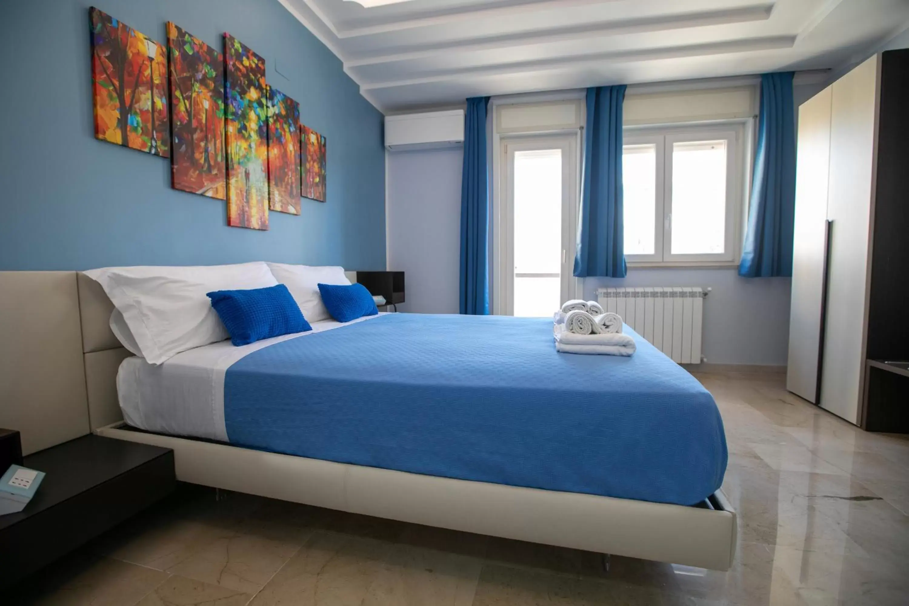Photo of the whole room, Bed in B&B Azul