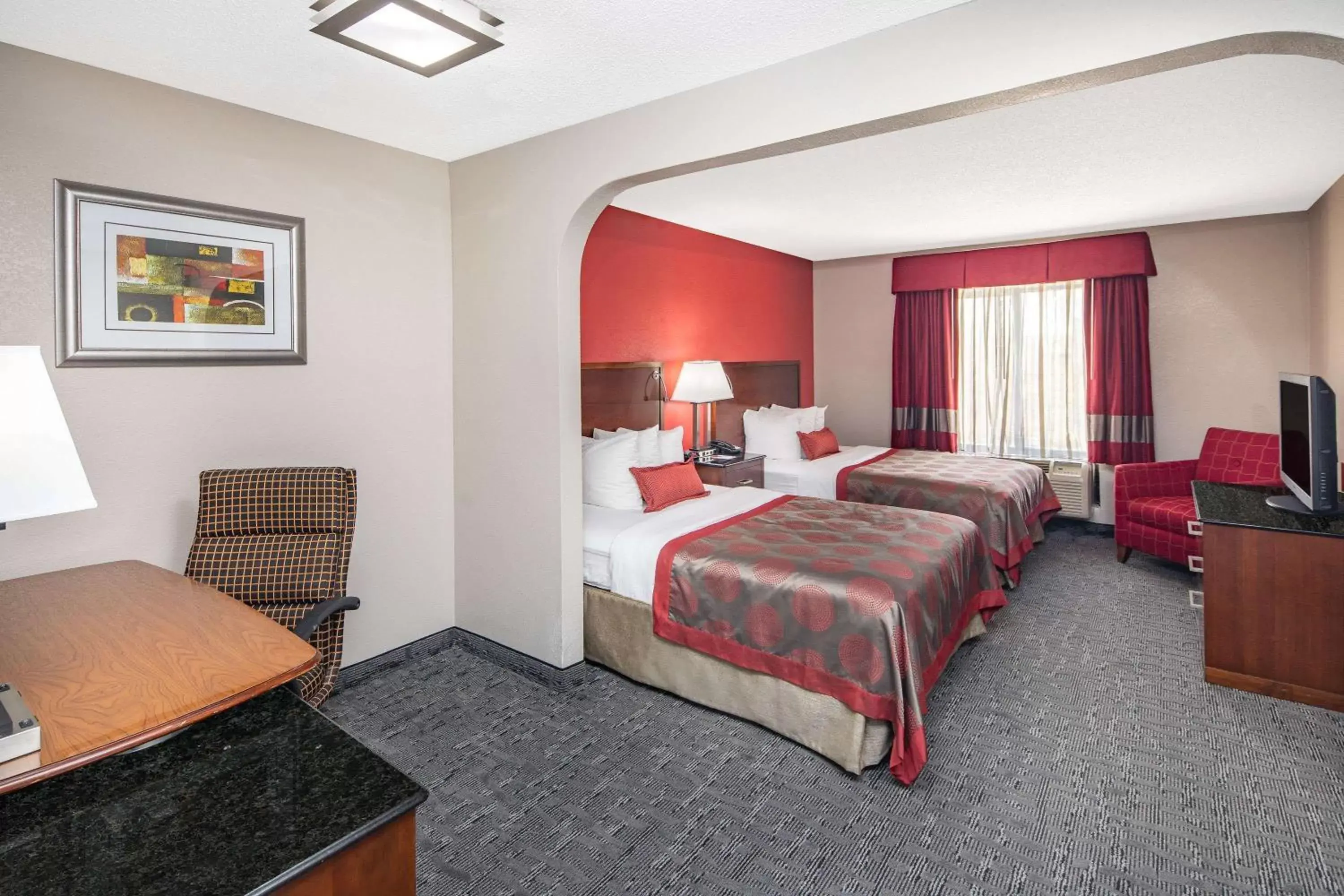 Photo of the whole room, Bed in Ramada by Wyndham Alpharetta Atlanta North