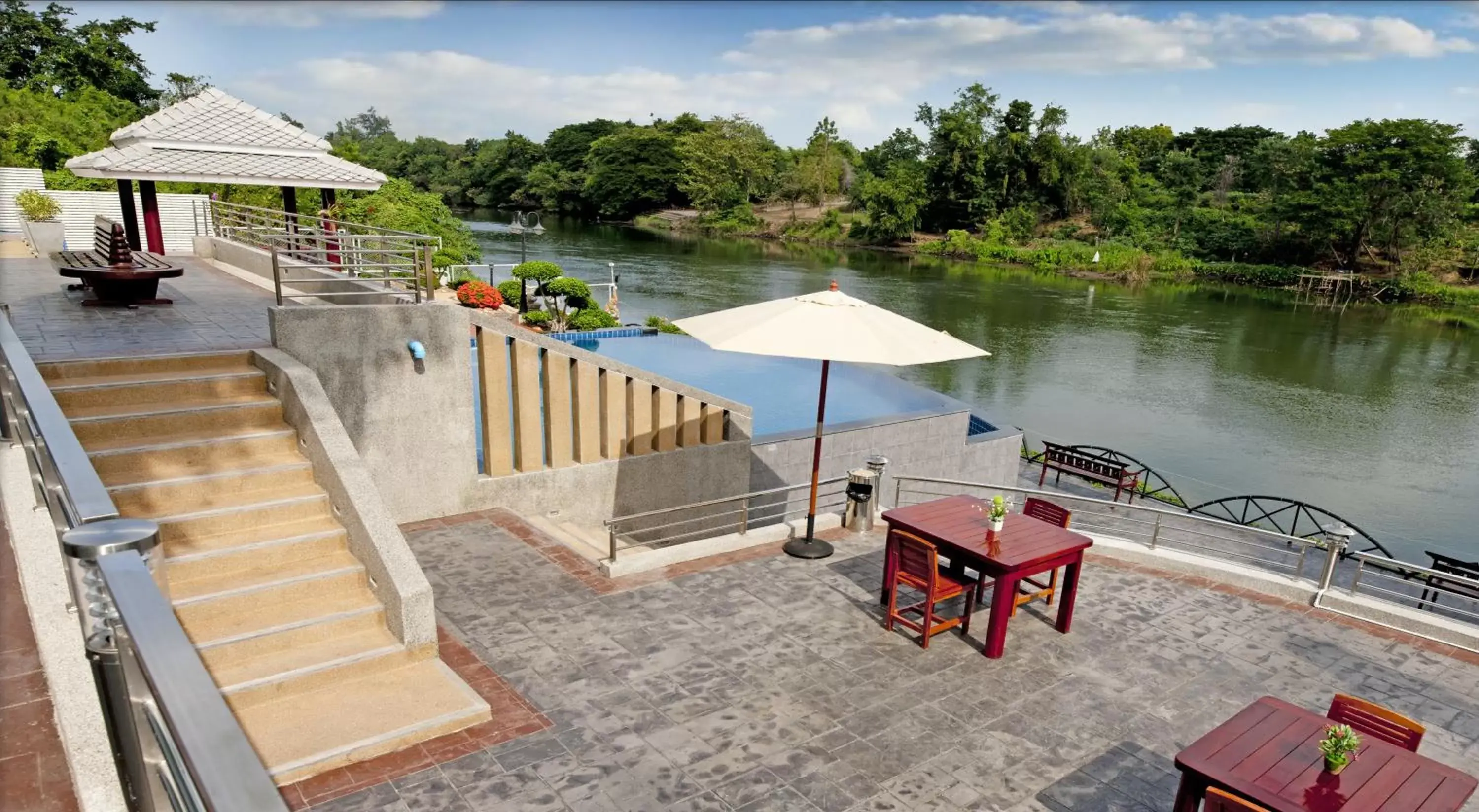 Area and facilities, Pool View in Princess River Kwai Hotel