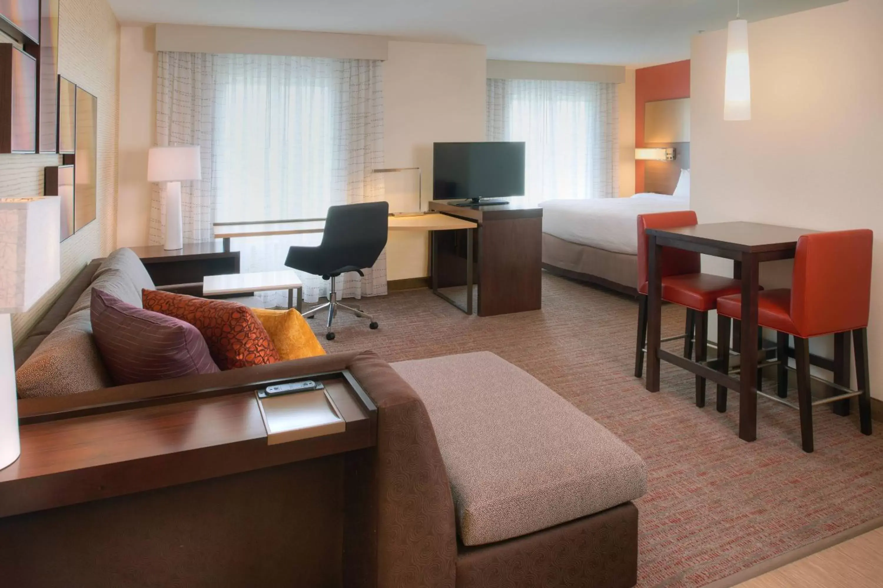 Photo of the whole room, Seating Area in Residence Inn by Marriott Chicago Bolingbrook