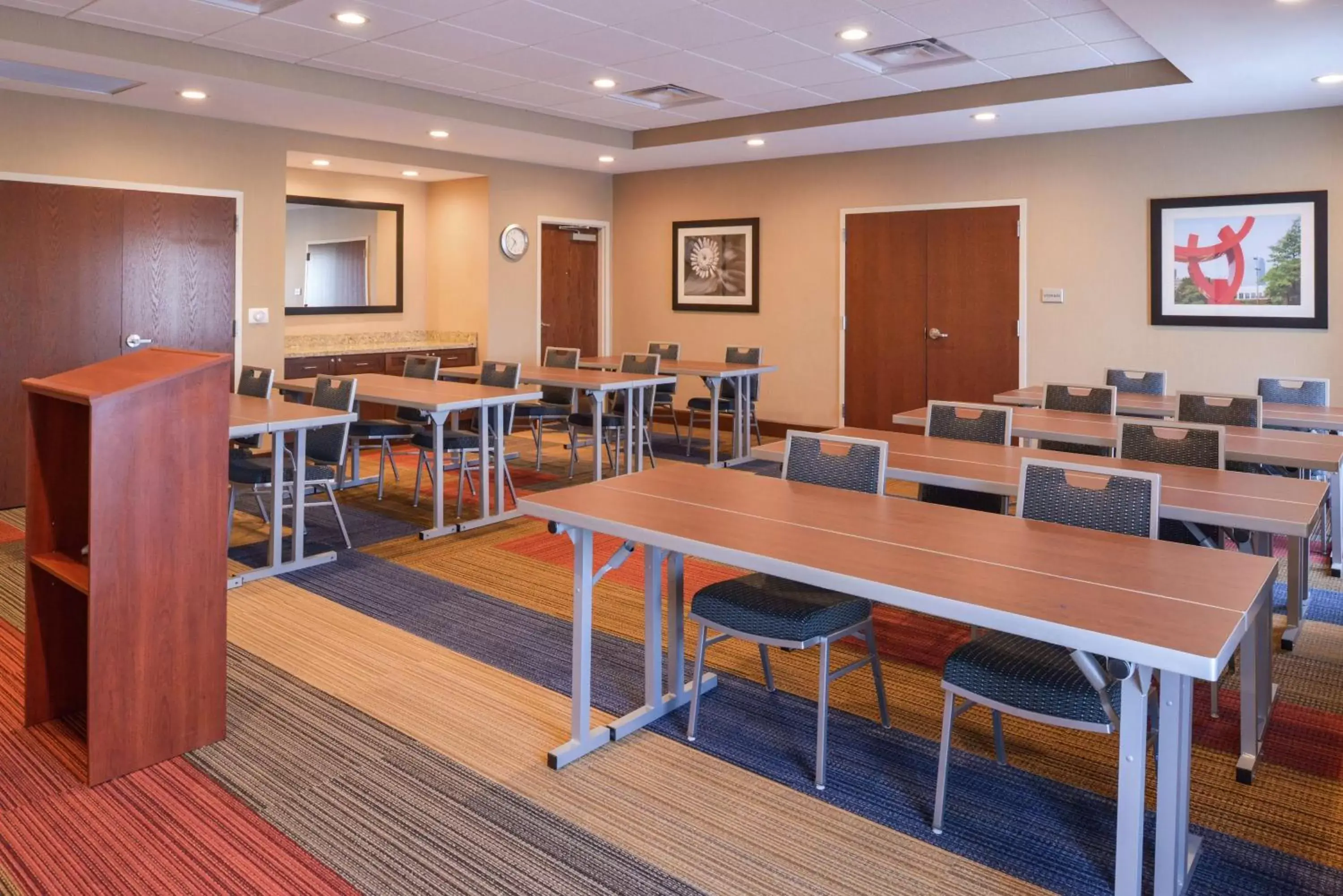 Meeting/conference room in Hampton Inn & Suites by Hilton Lonoke