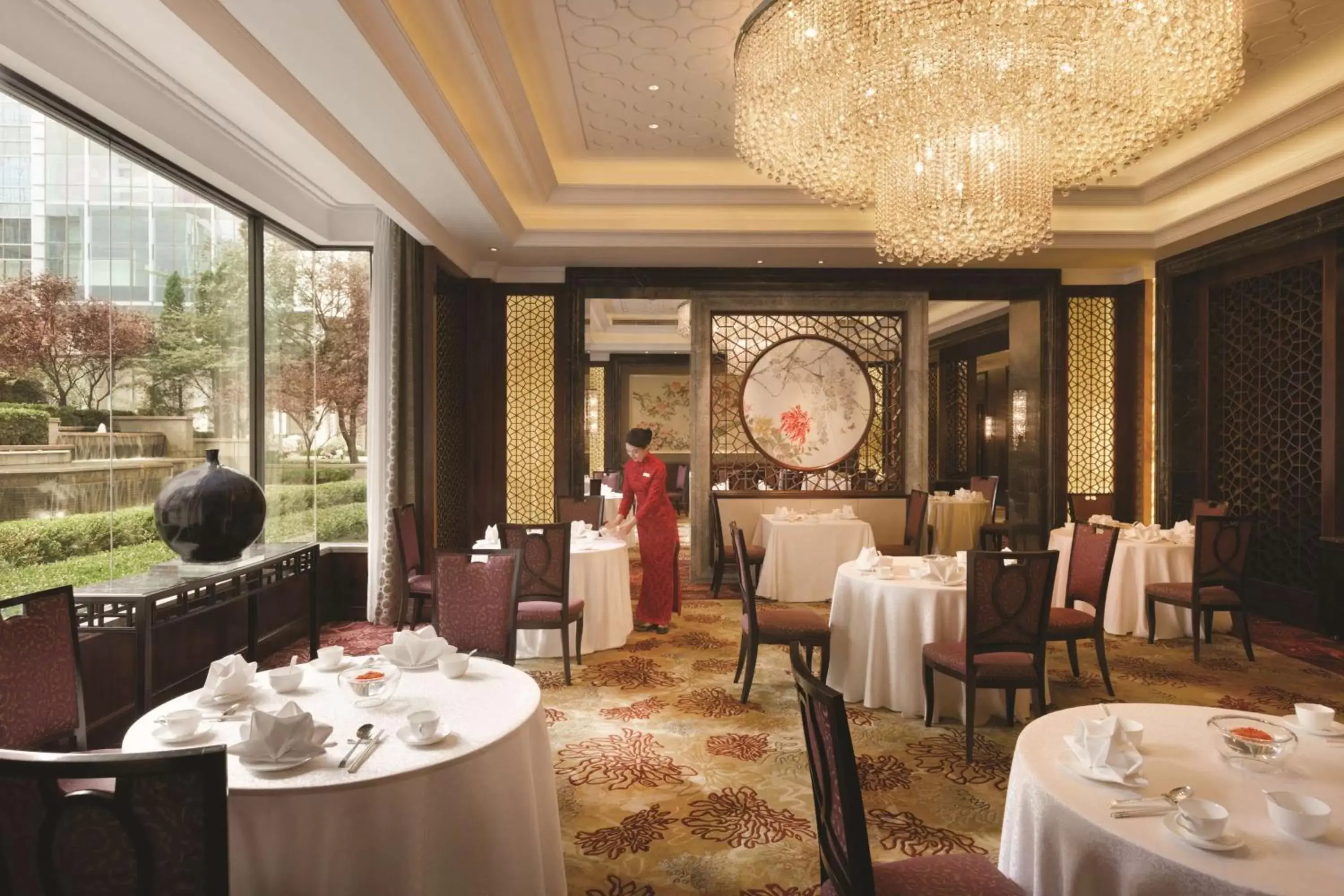 Restaurant/Places to Eat in Shangri-La Qingdao - May Fourth Square