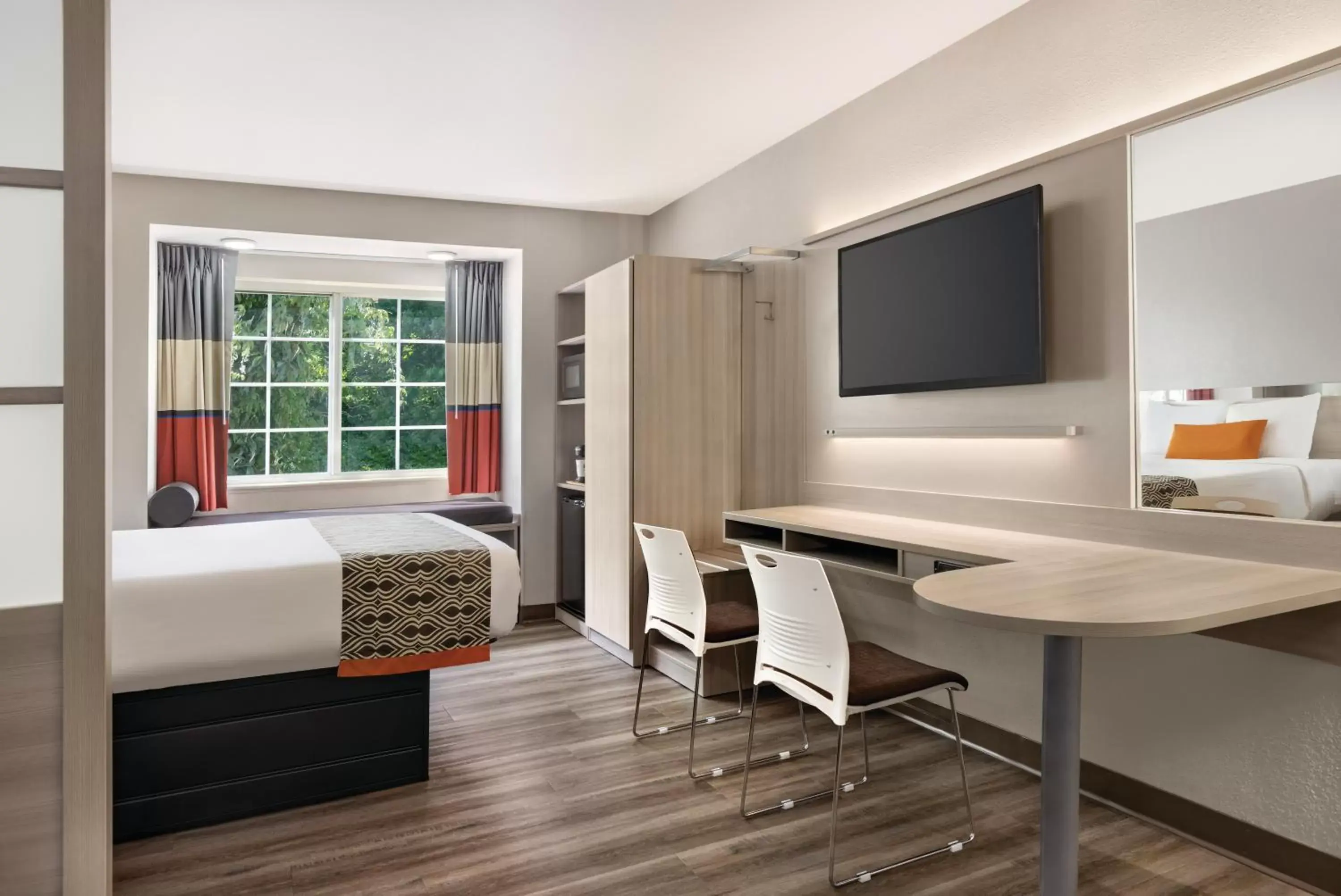 TV and multimedia, TV/Entertainment Center in Microtel Inn & Suites by Wyndham Raleigh