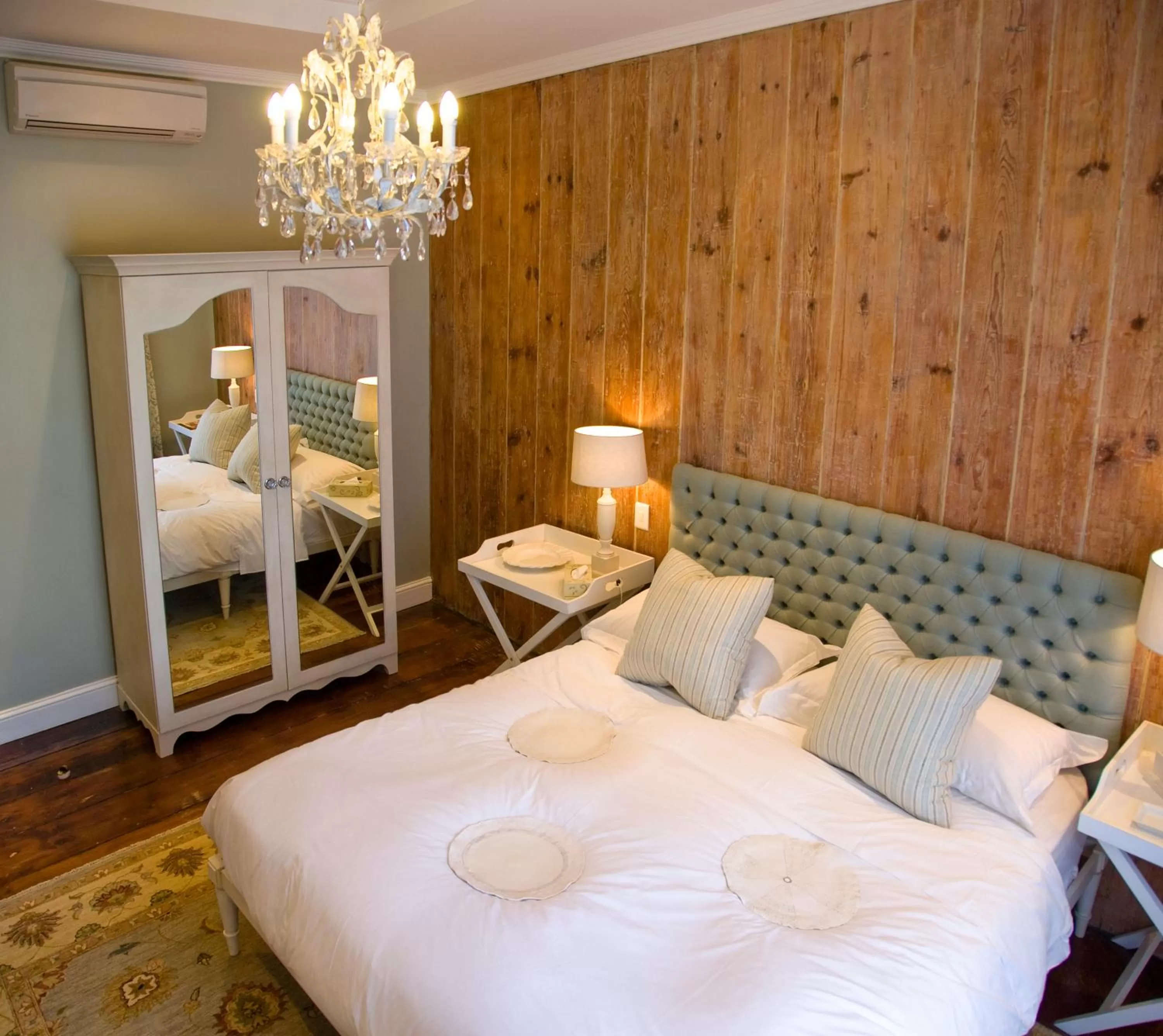 Photo of the whole room, Bed in Cape Heritage Hotel