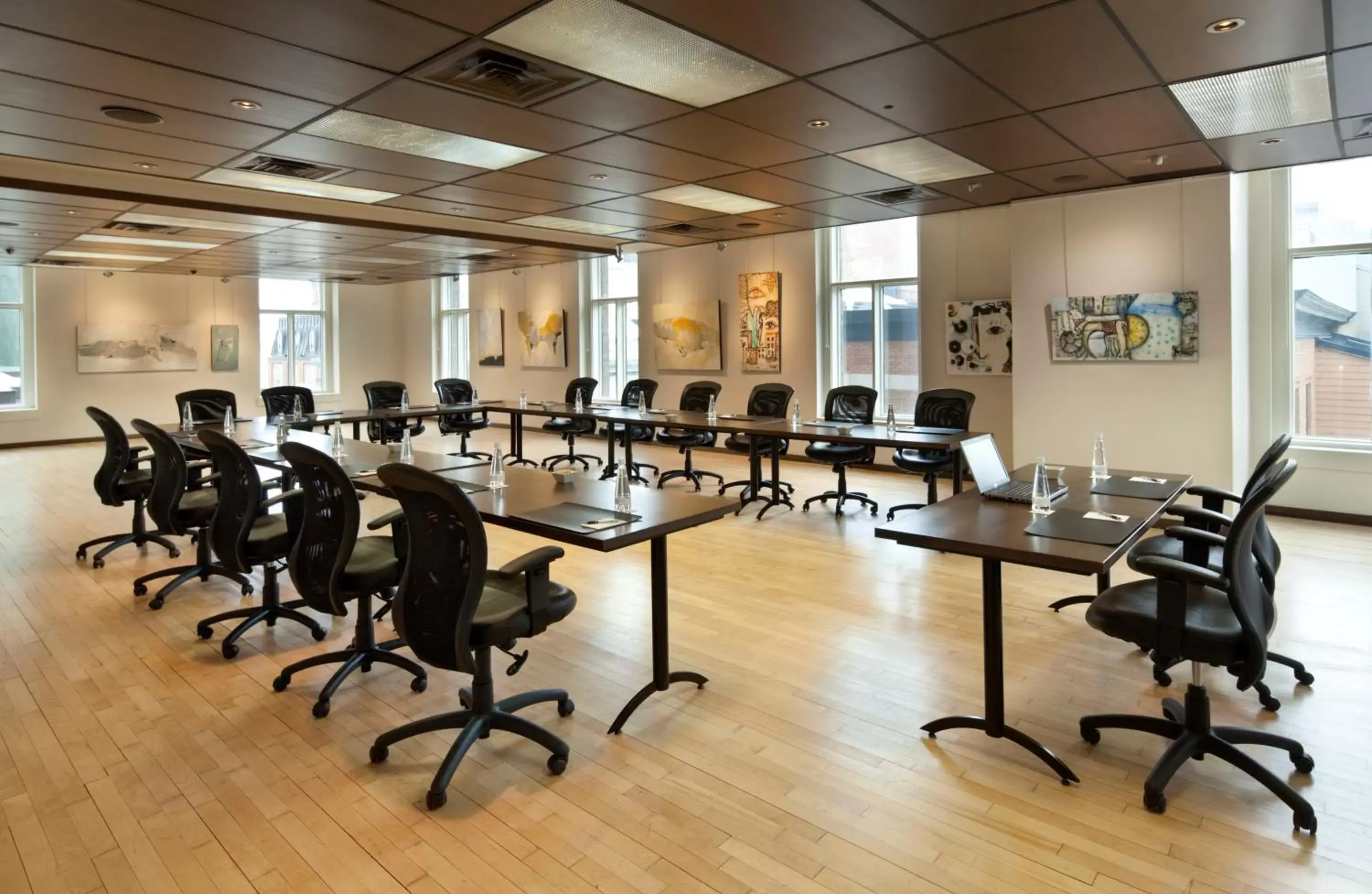 Meeting/conference room in Hotel 71 by Preferred Hotels & Resorts