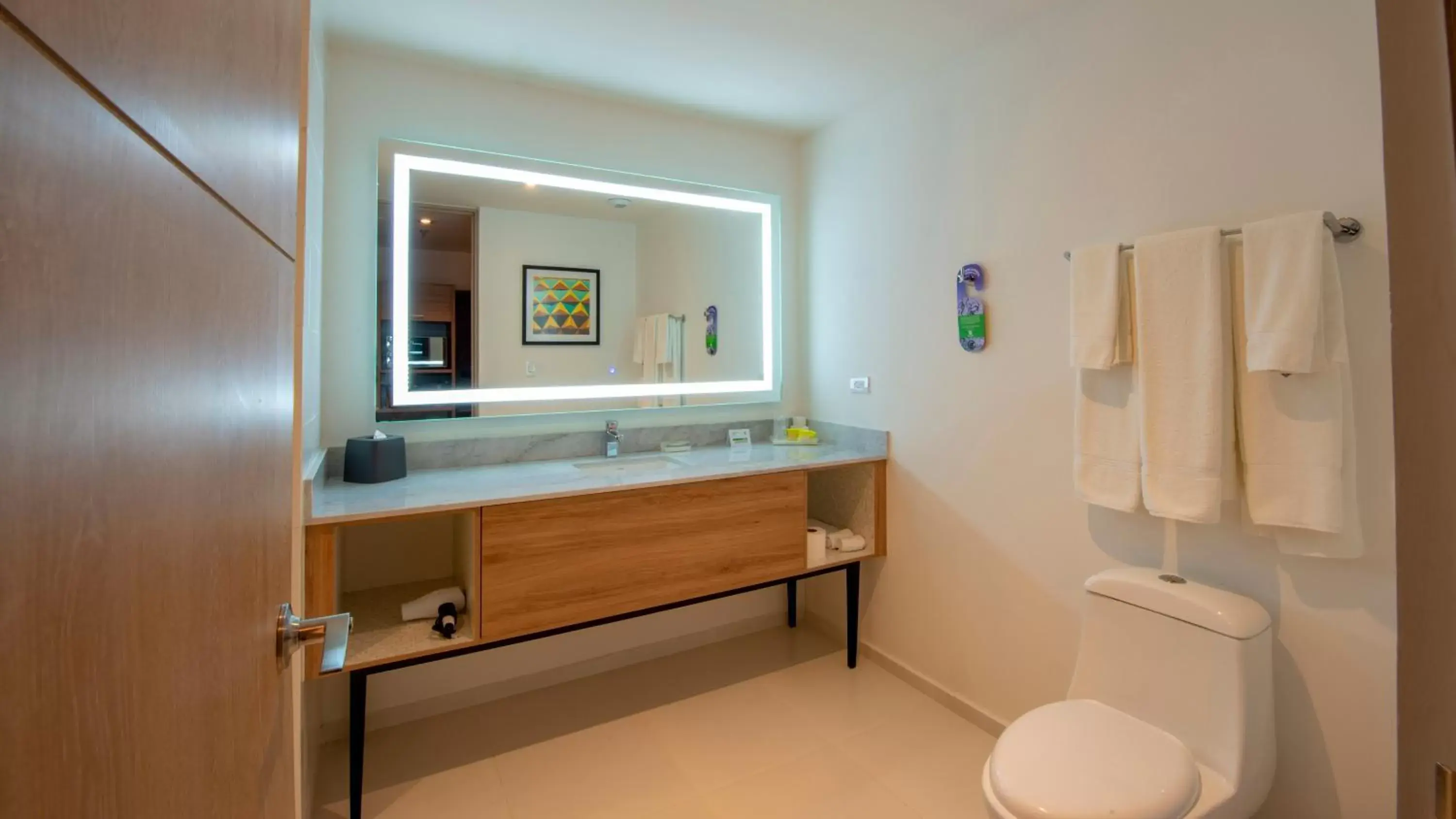 Bathroom in Holiday Inn & Suites - Merida La Isla, an IHG Hotel