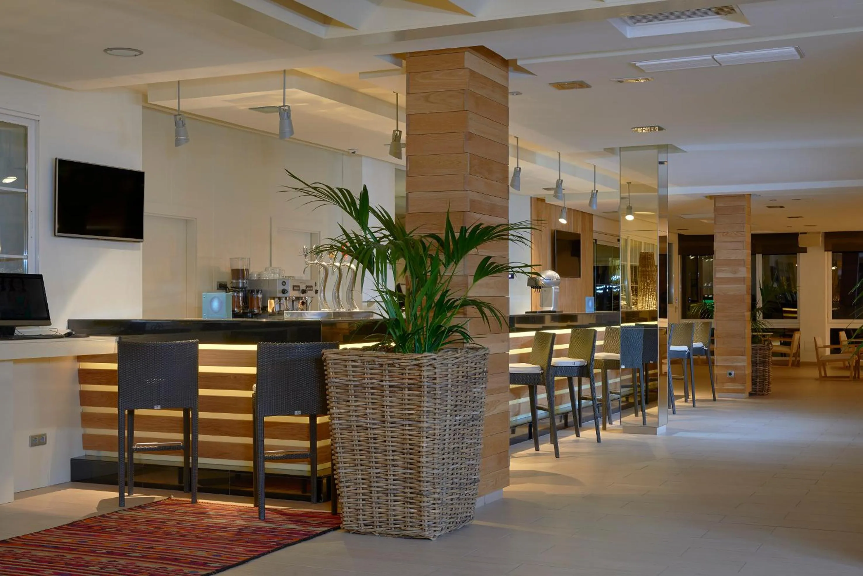 Lounge or bar in Meliá Cala Galdana