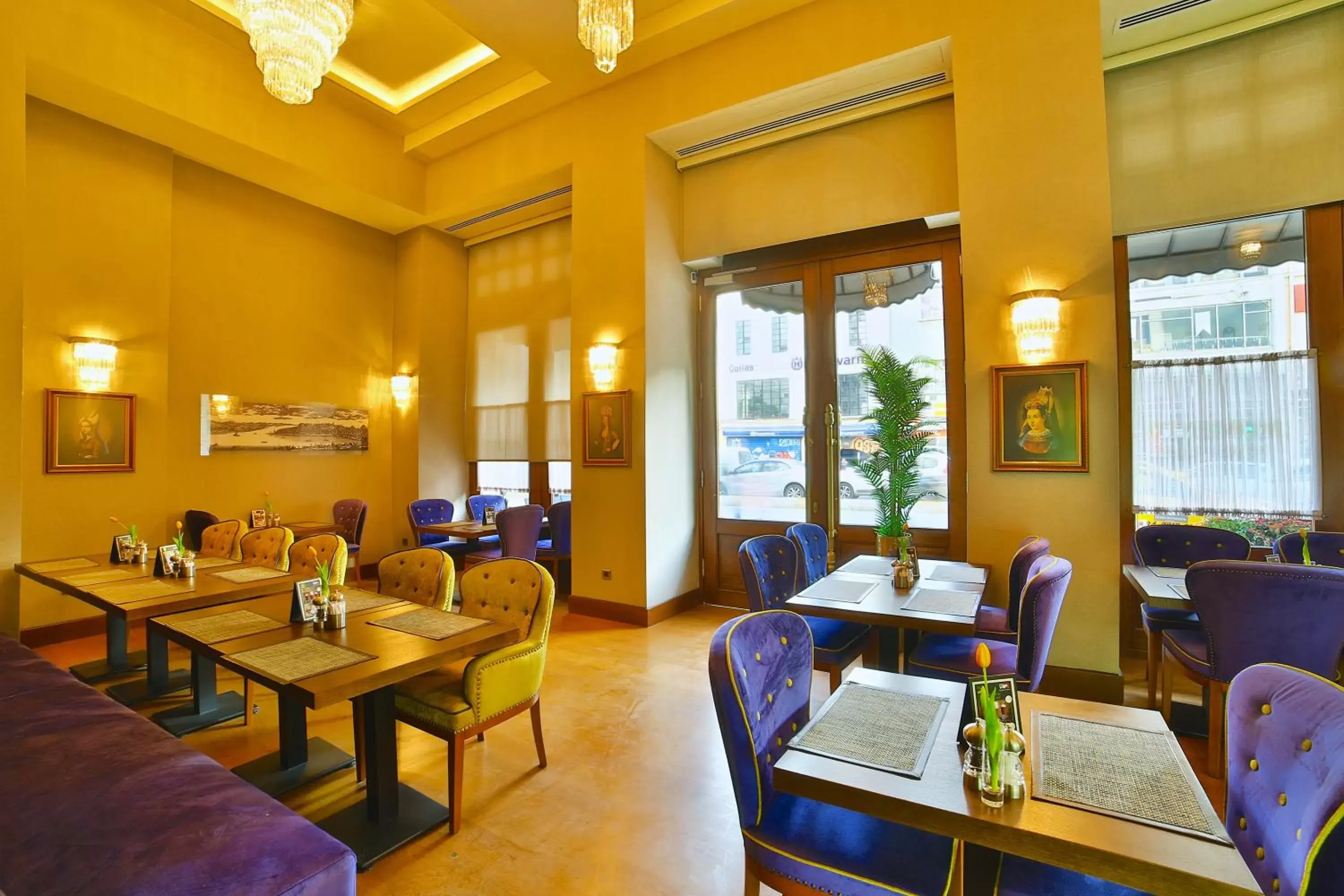 Dining area, Restaurant/Places to Eat in Hotel Momento Golden Horn