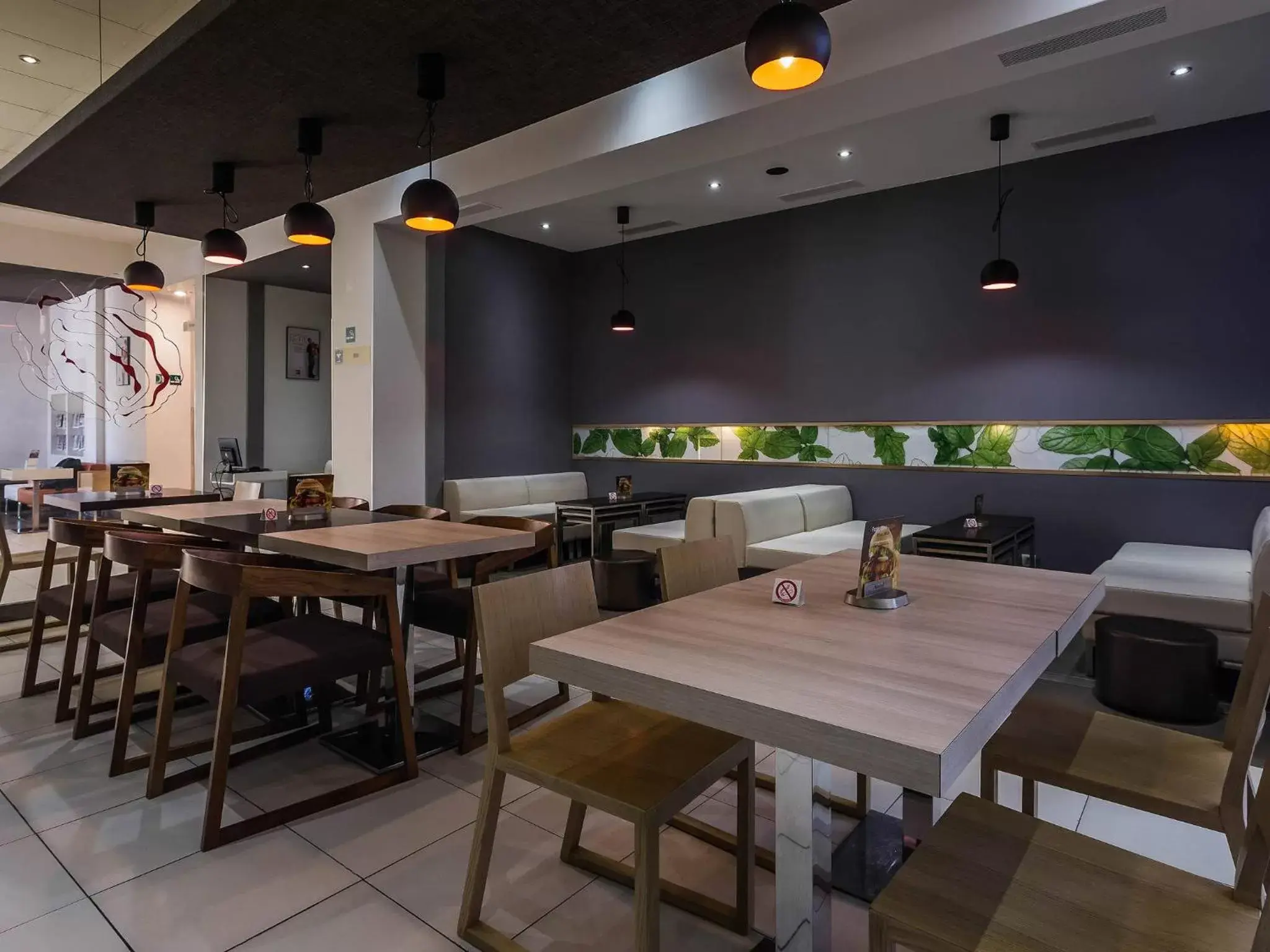 Lounge or bar in ibis Tlemcen Lounge or bar in ibis Tlemcen