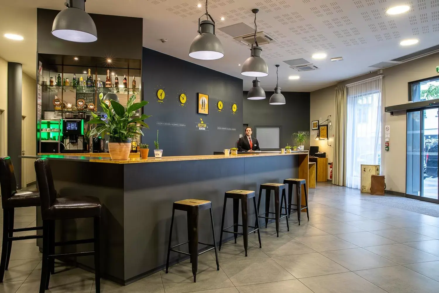 Lobby or reception in Best Western Plus Suitcase Paris La Défense Lobby or reception in Best Western Plus Suitcase Paris La Défense