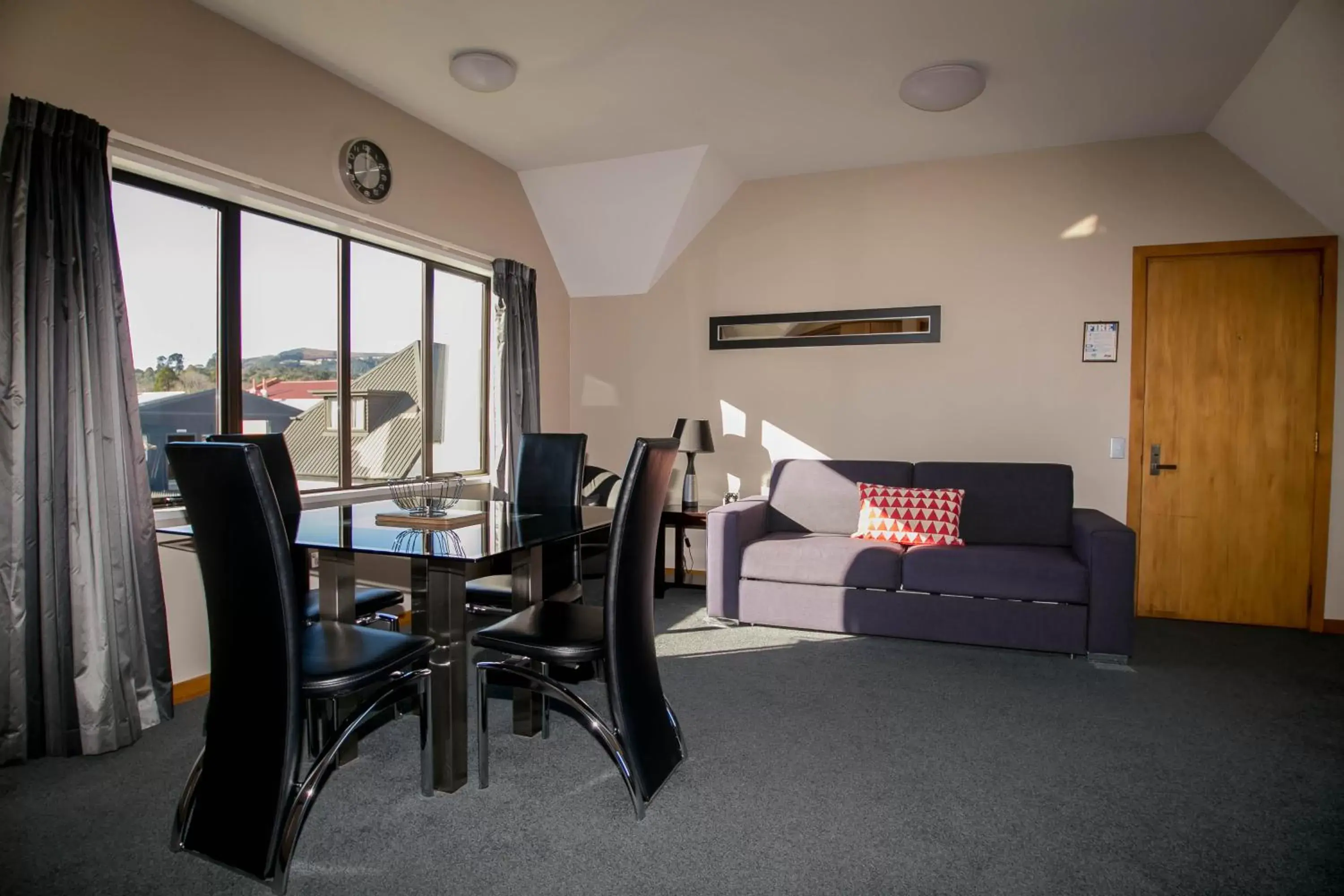 Dining area, Seating Area in Allan Court Motel