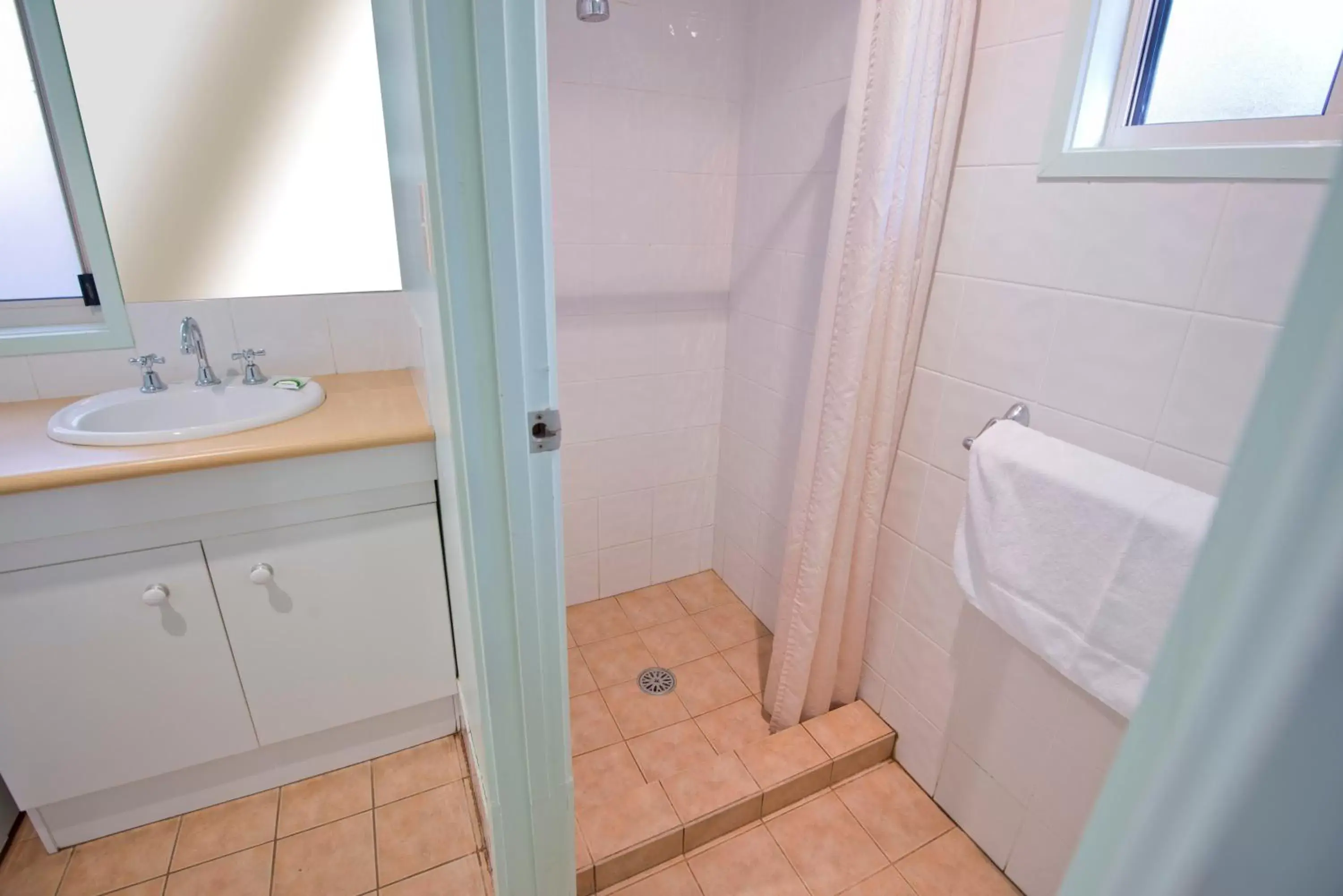 Shower, Bathroom in Kianinny Bush Cottages