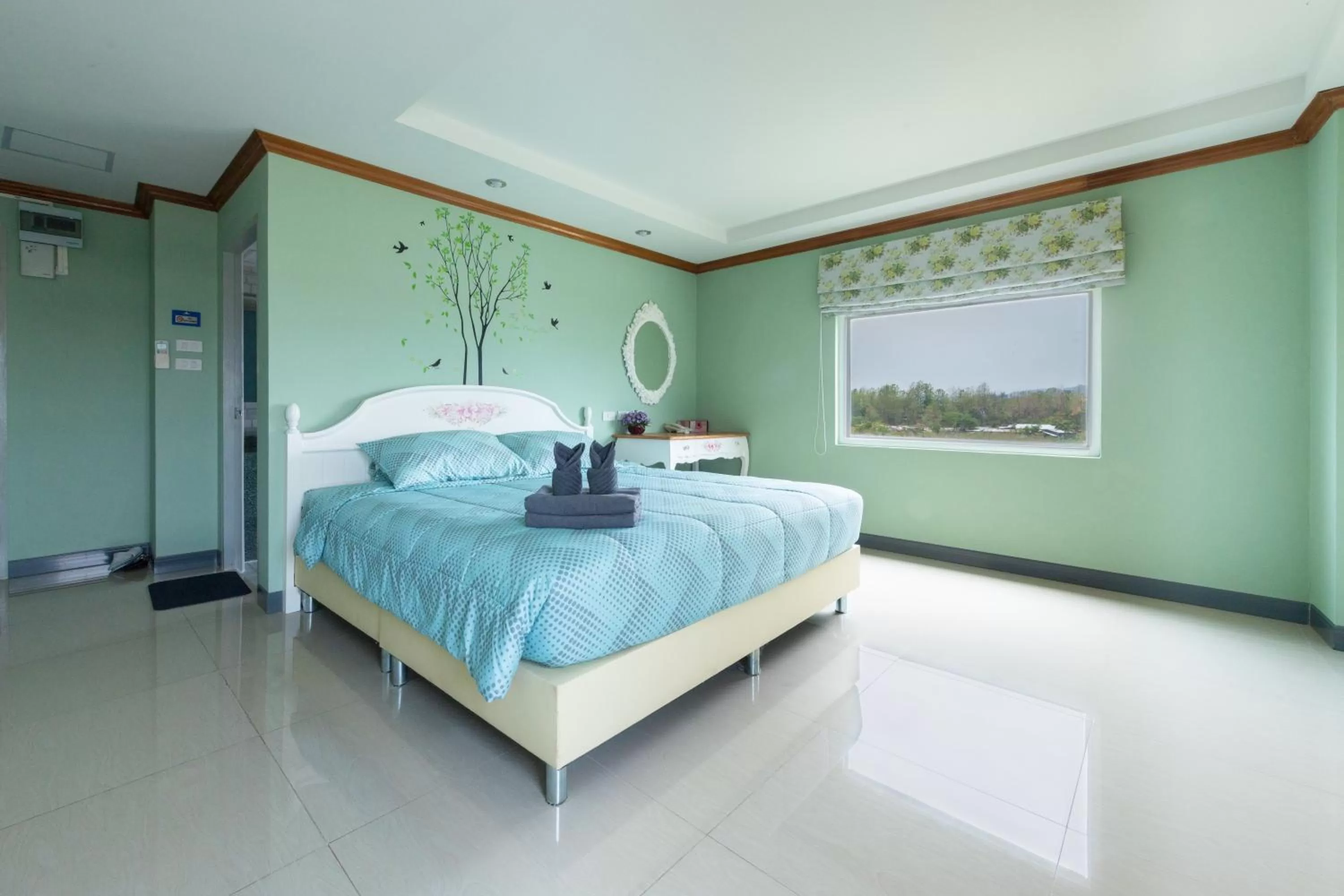 Bedroom, Bed in The Lilly Hotel