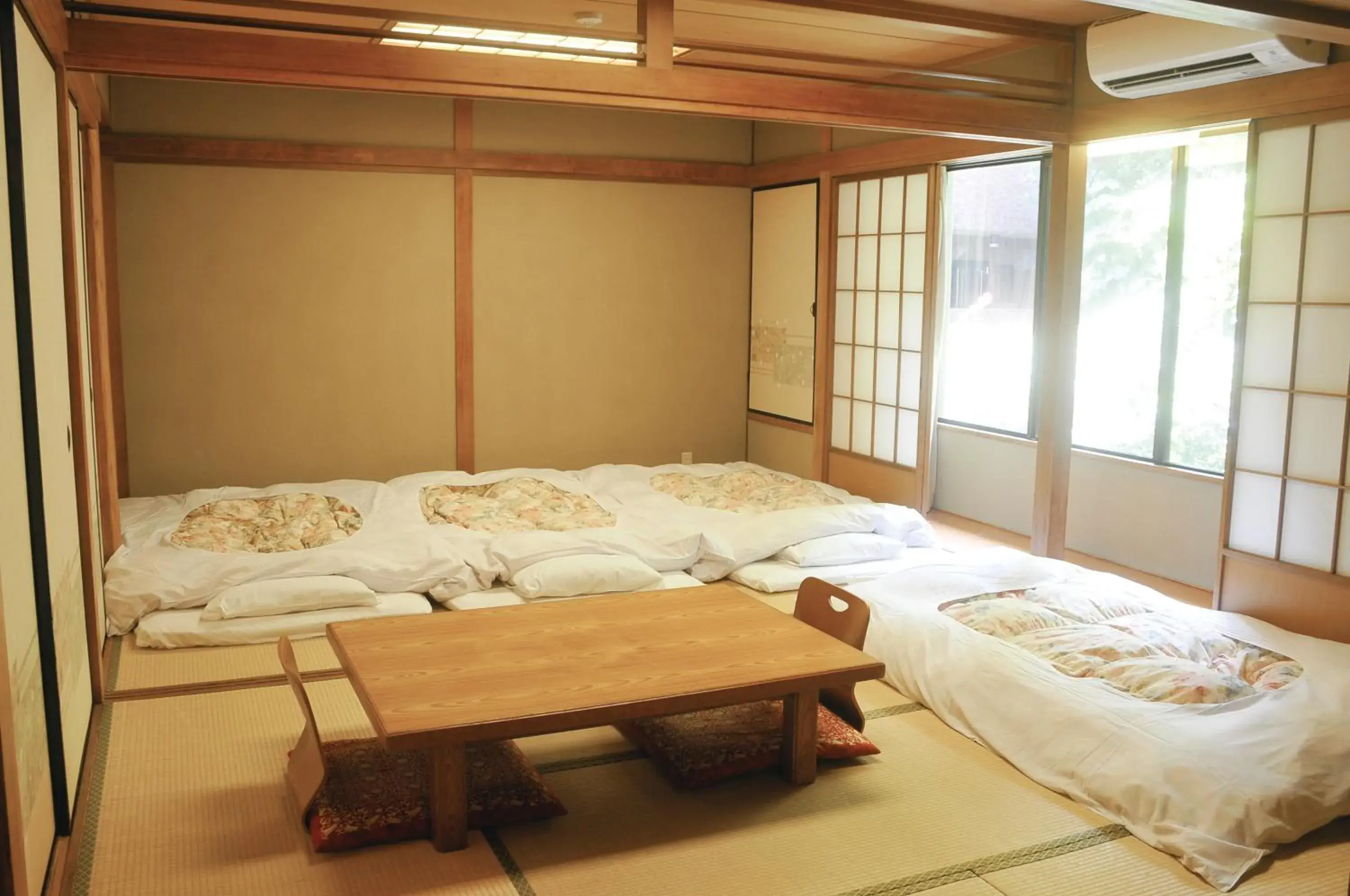 Photo of the whole room, Bed in Hotel Terrace Yokohama