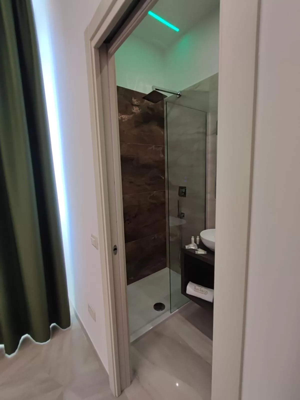 Bathroom in Twin Towers Naples Luxury