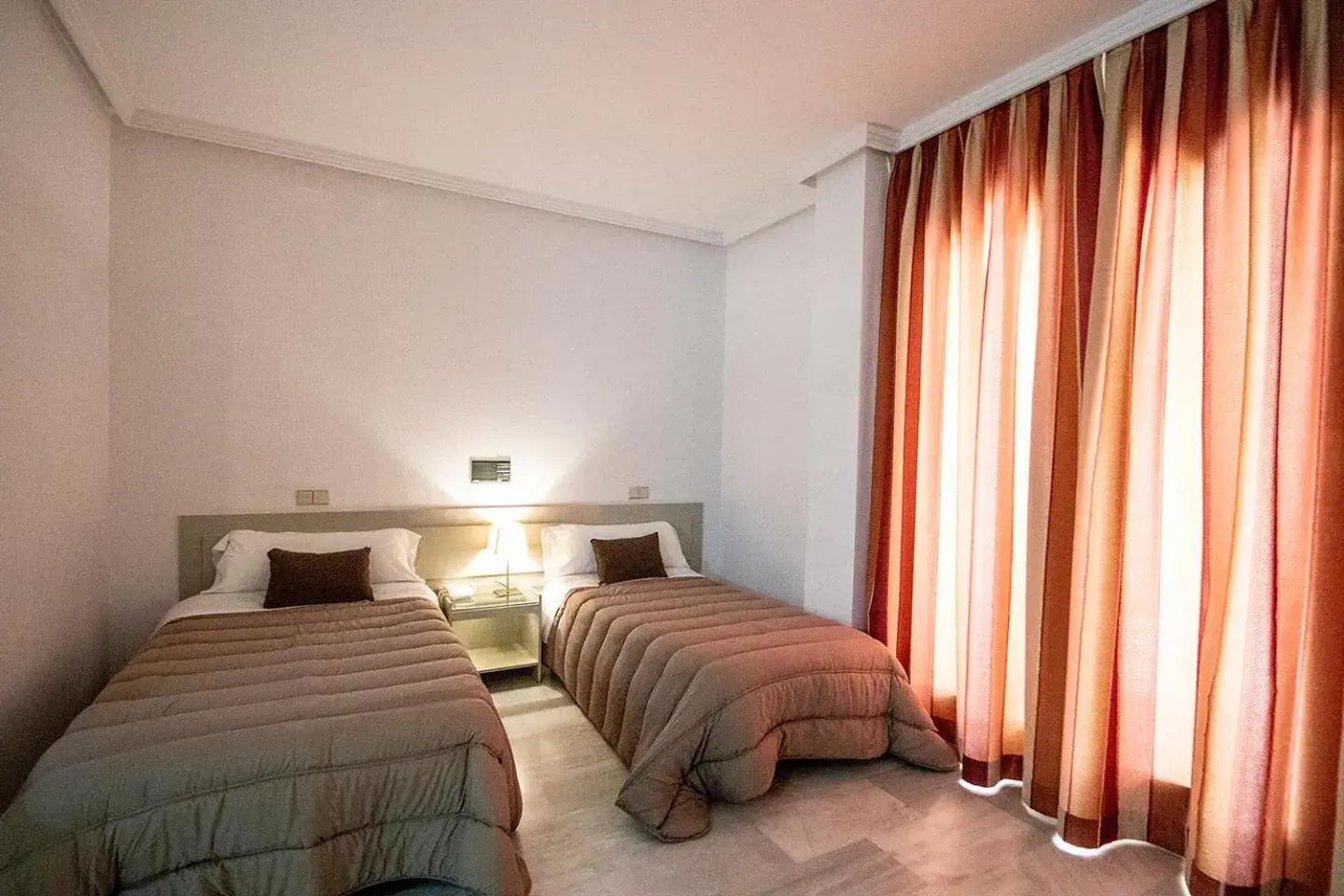 Photo of the whole room, Bed in Hospedium Hotel Apartamentos Simón Verde