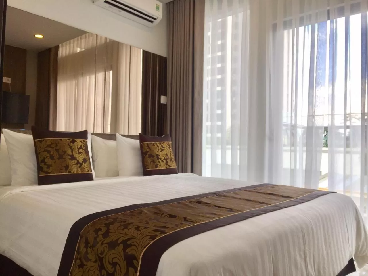 Bedroom, Bed in Aurora Western Village