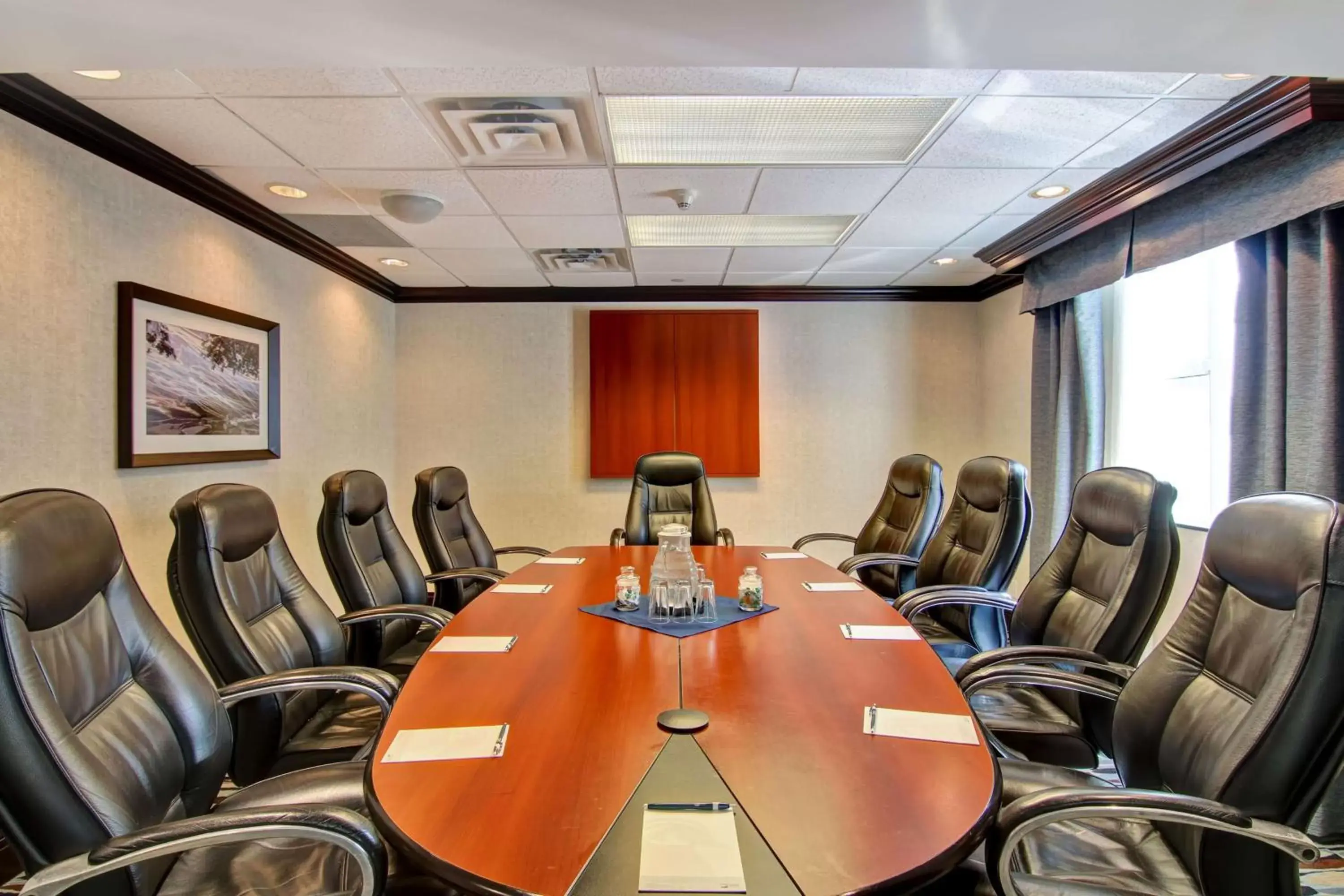 Meeting/conference room in Homewood Suites by Hilton Toronto-Mississauga