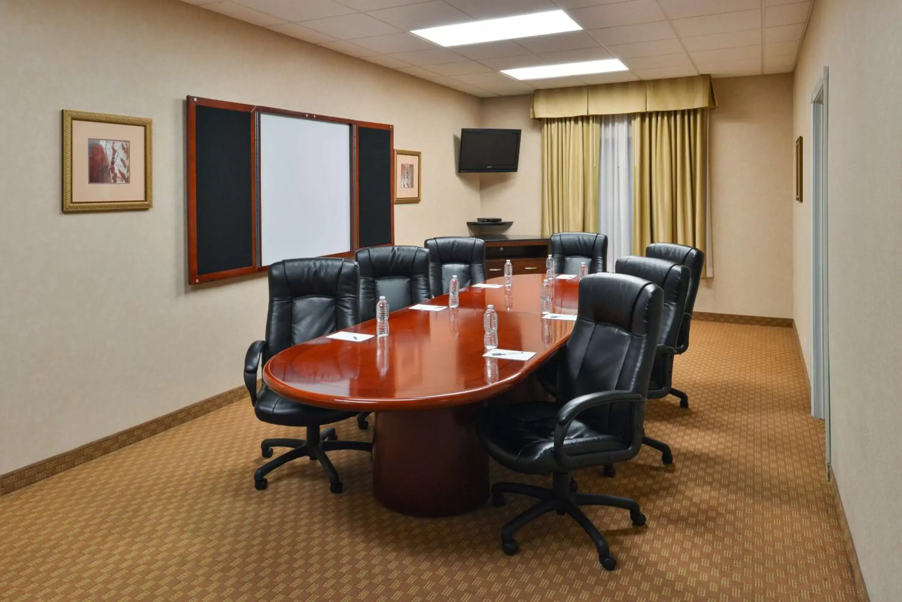 Meeting/conference room in Hampton Inn & Suites Tacoma