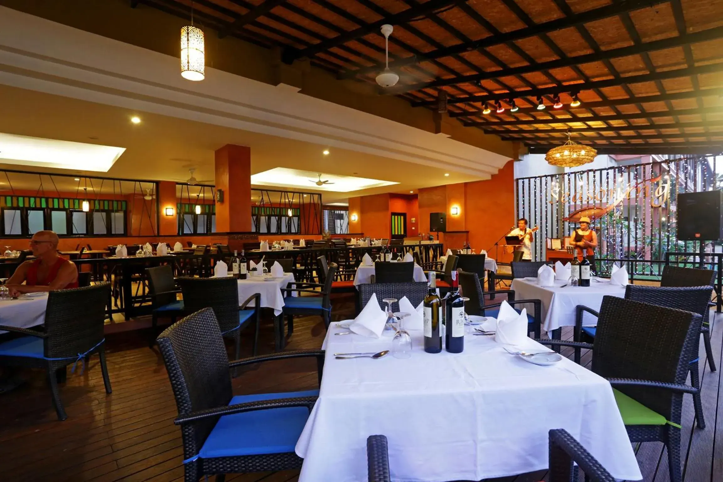 Restaurant/places to eat in Kata Sea Breeze Resort - SHA Plus Restaurant/places to eat in Kata Sea Breeze Resort - SHA Plus