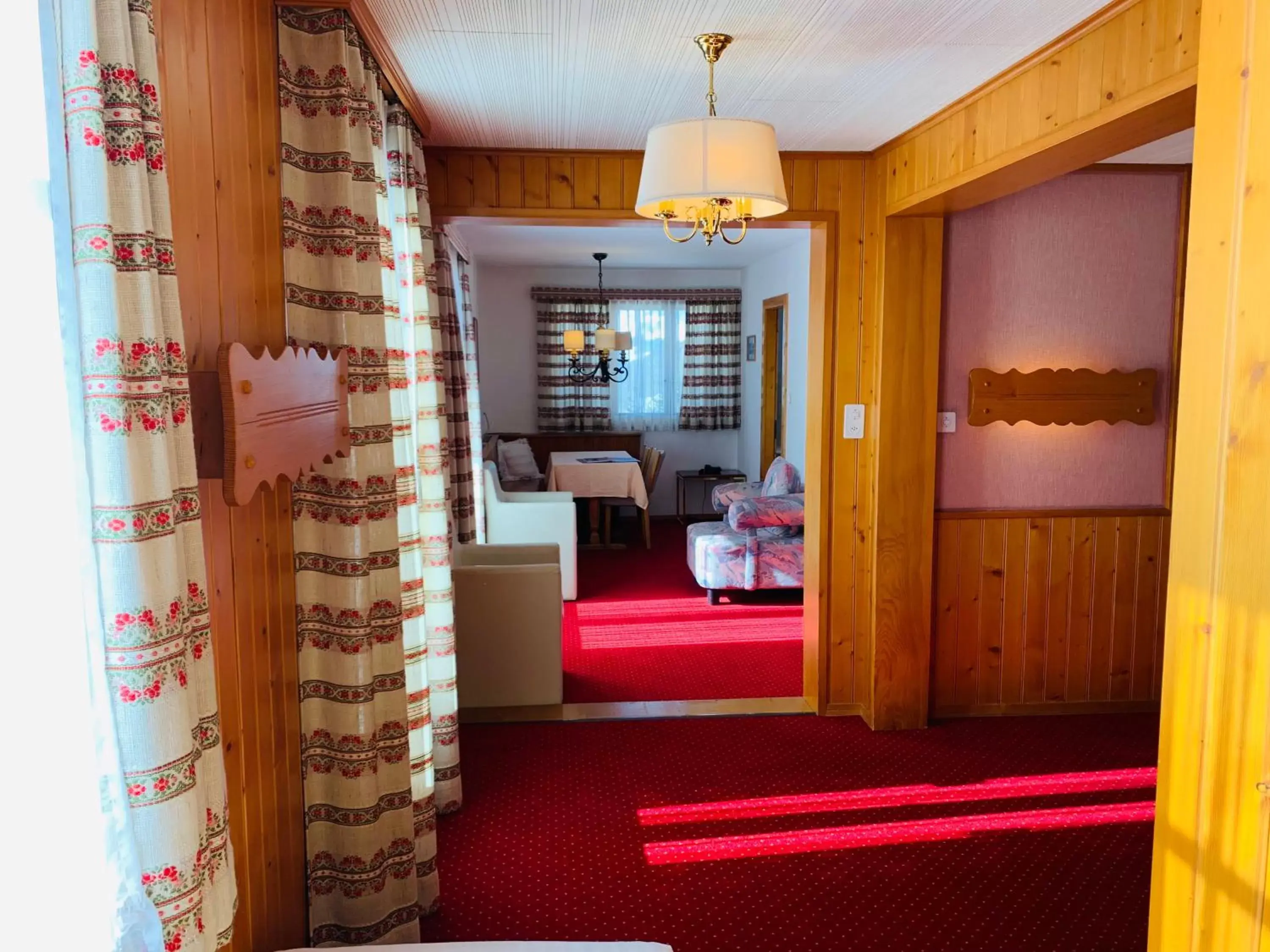 Triple Room in Hôtel Ecureuil Villars Triple Room in Hôtel Ecureuil Villars