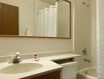 Deluxe King Studio Suite - Non-Smoking in Super 8 by Wyndham Richlands/Claypool Hill Area Deluxe King Studio Suite - Non-Smoking in Super 8 by Wyndham Richlands/Claypool Hill Area